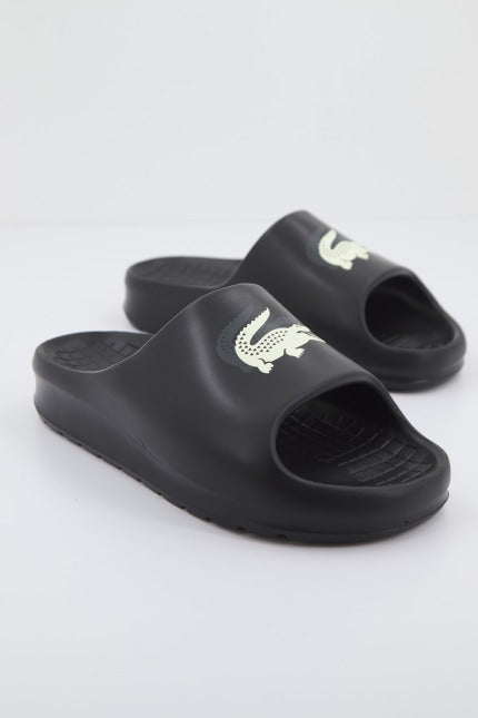 LACOSTE SERVE SLIDE .   CFA en color NEGRO  (2)