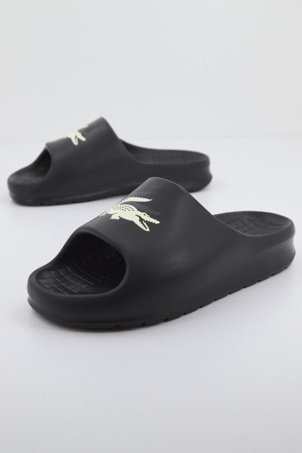 LACOSTE SERVE SLIDE .   CFA en color NEGRO  (3)