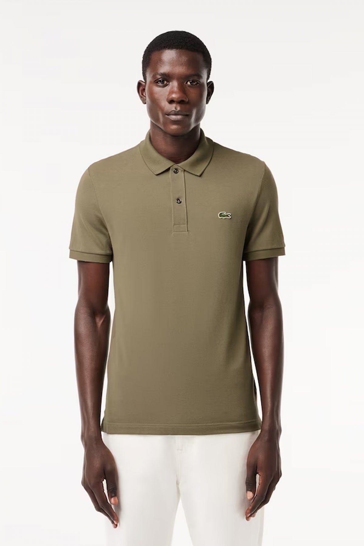 LACOSTE L SHORT SLEEVED RIBBED COLLAR S en color VERDE  (1)