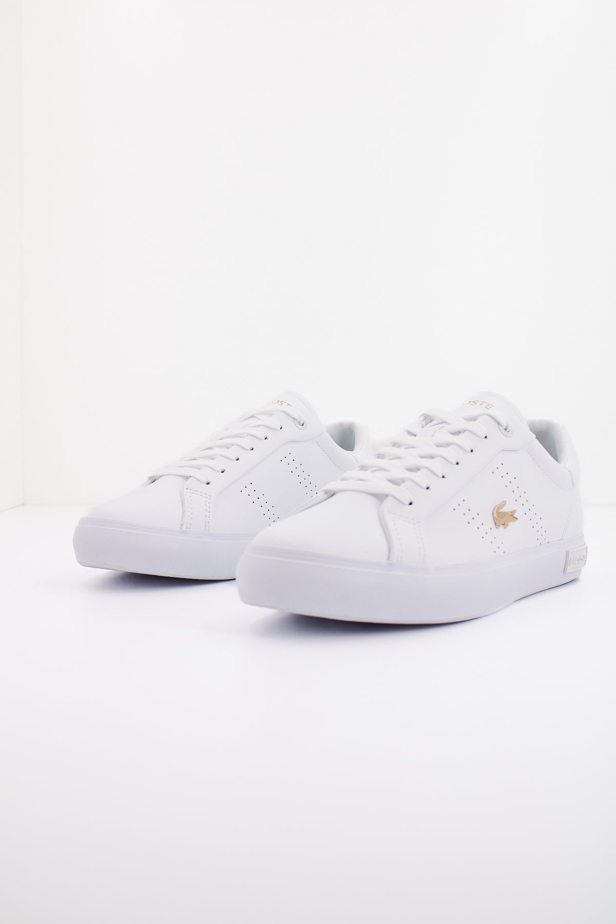 LACOSTE POWERCOURT . LEATHER en color BLANCO  (2)