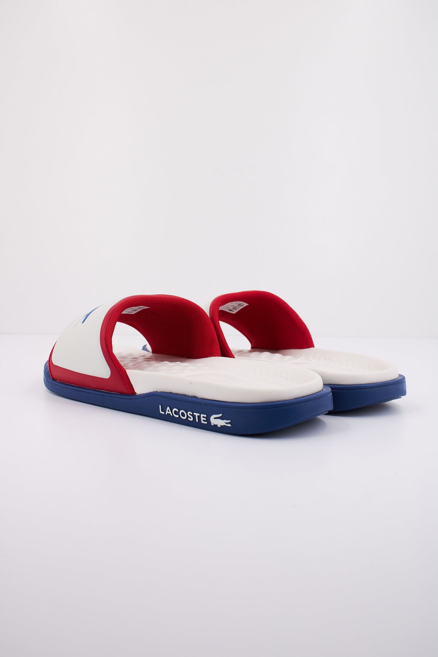 LACOSTE  SERVE SLIDE DUAL SYNTHETI en color BLANCO  (4)