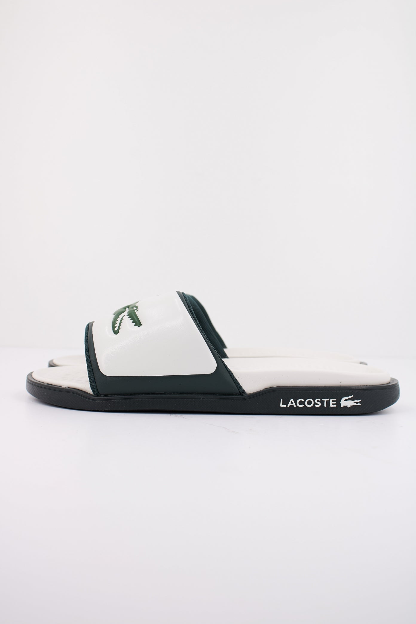 LACOSTE  SERVE SLIDE DUAL SYNTHETI en color BLANCO  (1)