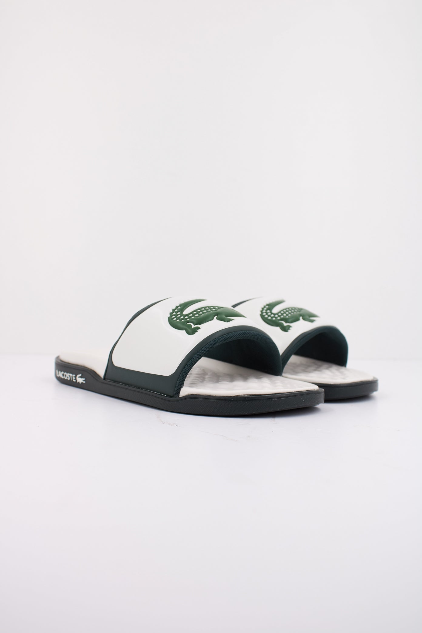 LACOSTE  SERVE SLIDE DUAL SYNTHETI en color BLANCO  (2)