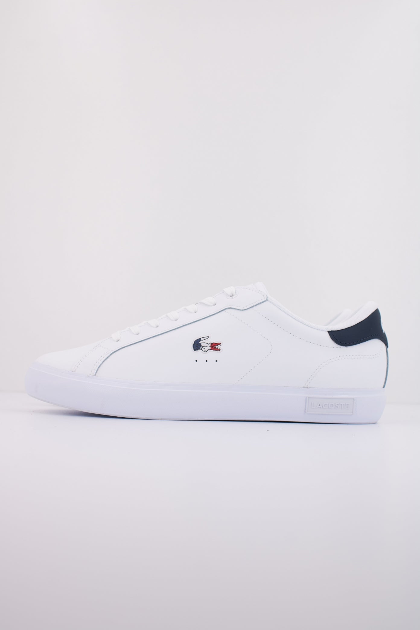 LACOSTE POWERCOURT  en color BLANCO  (1)