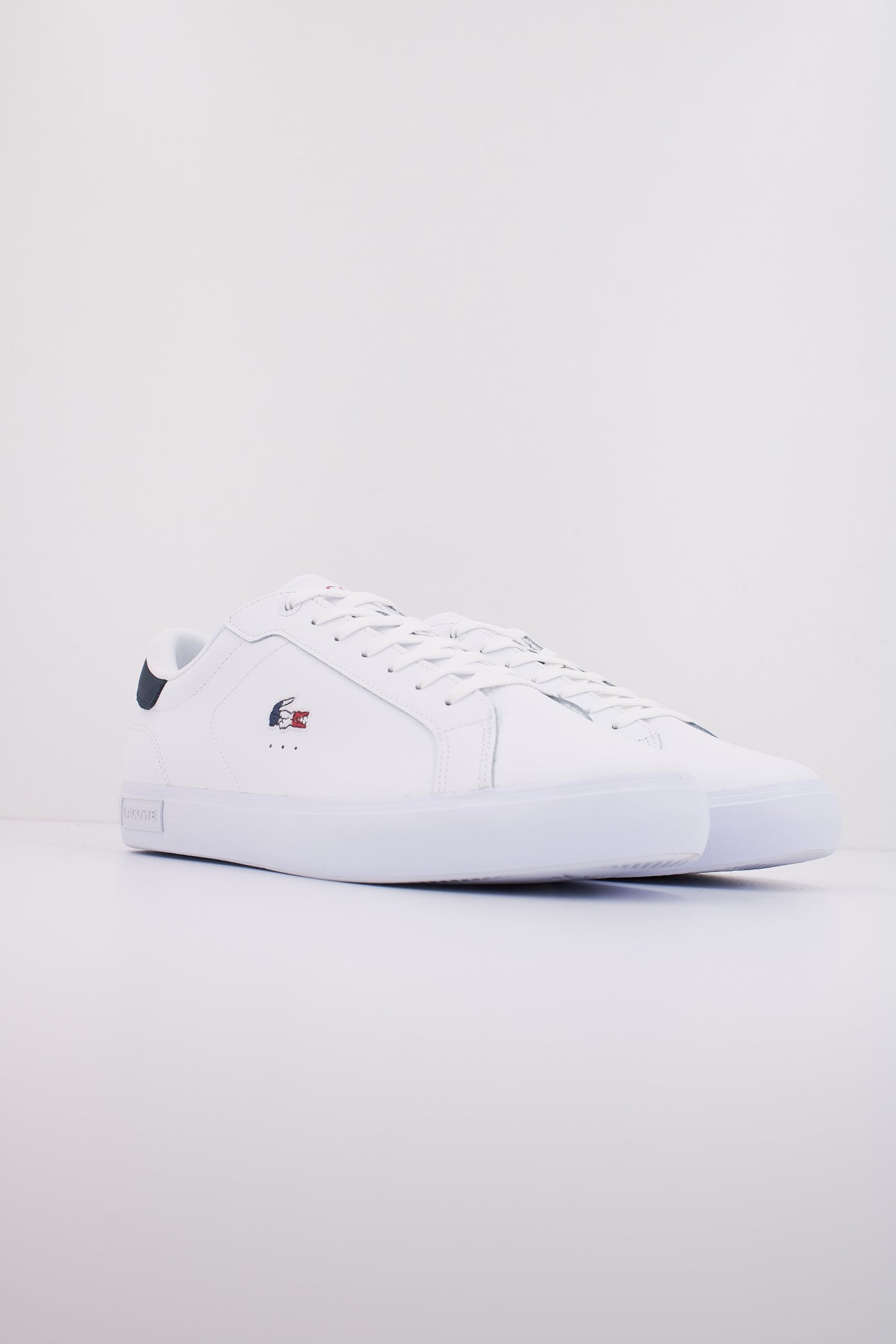 LACOSTE POWERCOURT  en color BLANCO  (2)