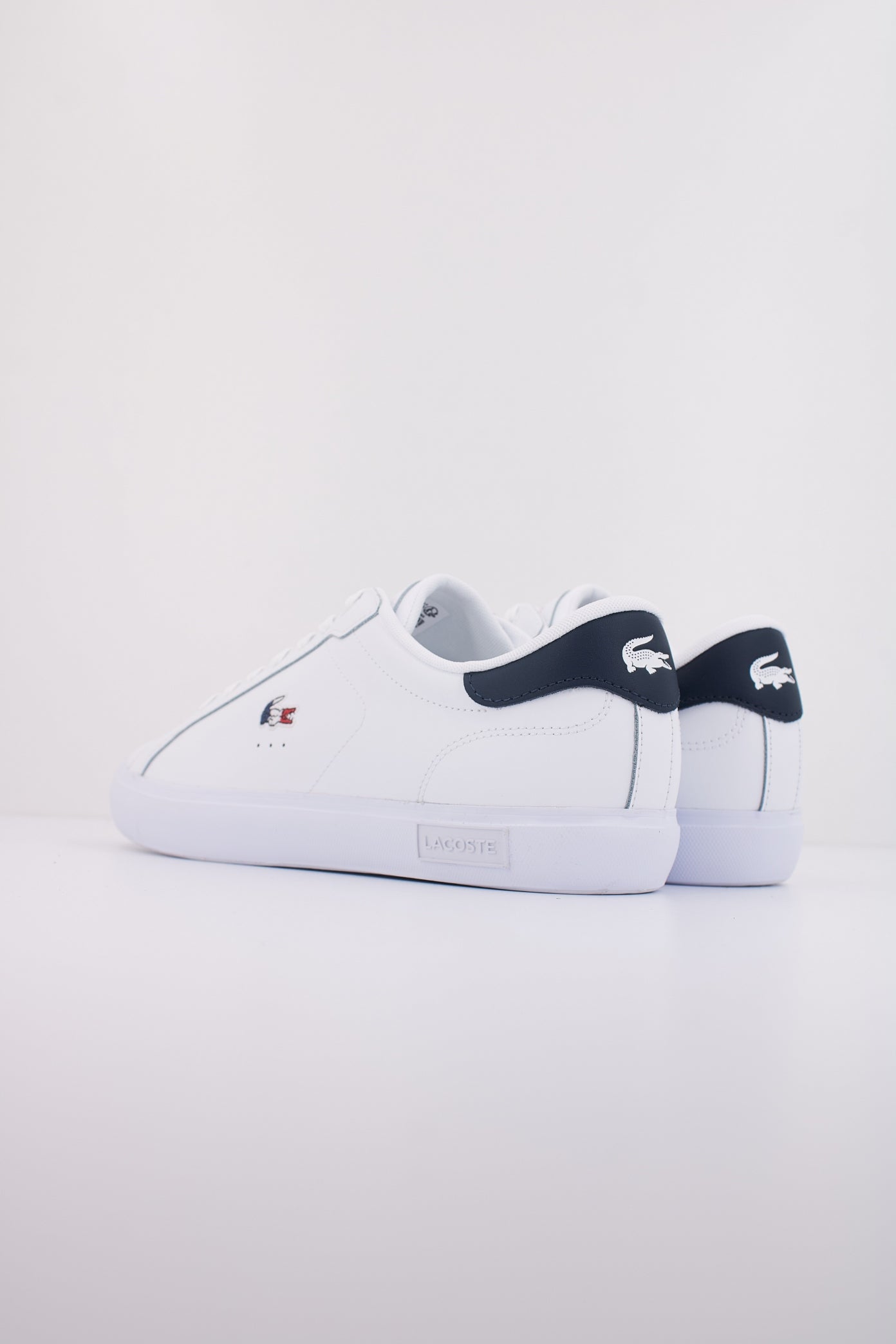 LACOSTE POWERCOURT  en color BLANCO  (4)