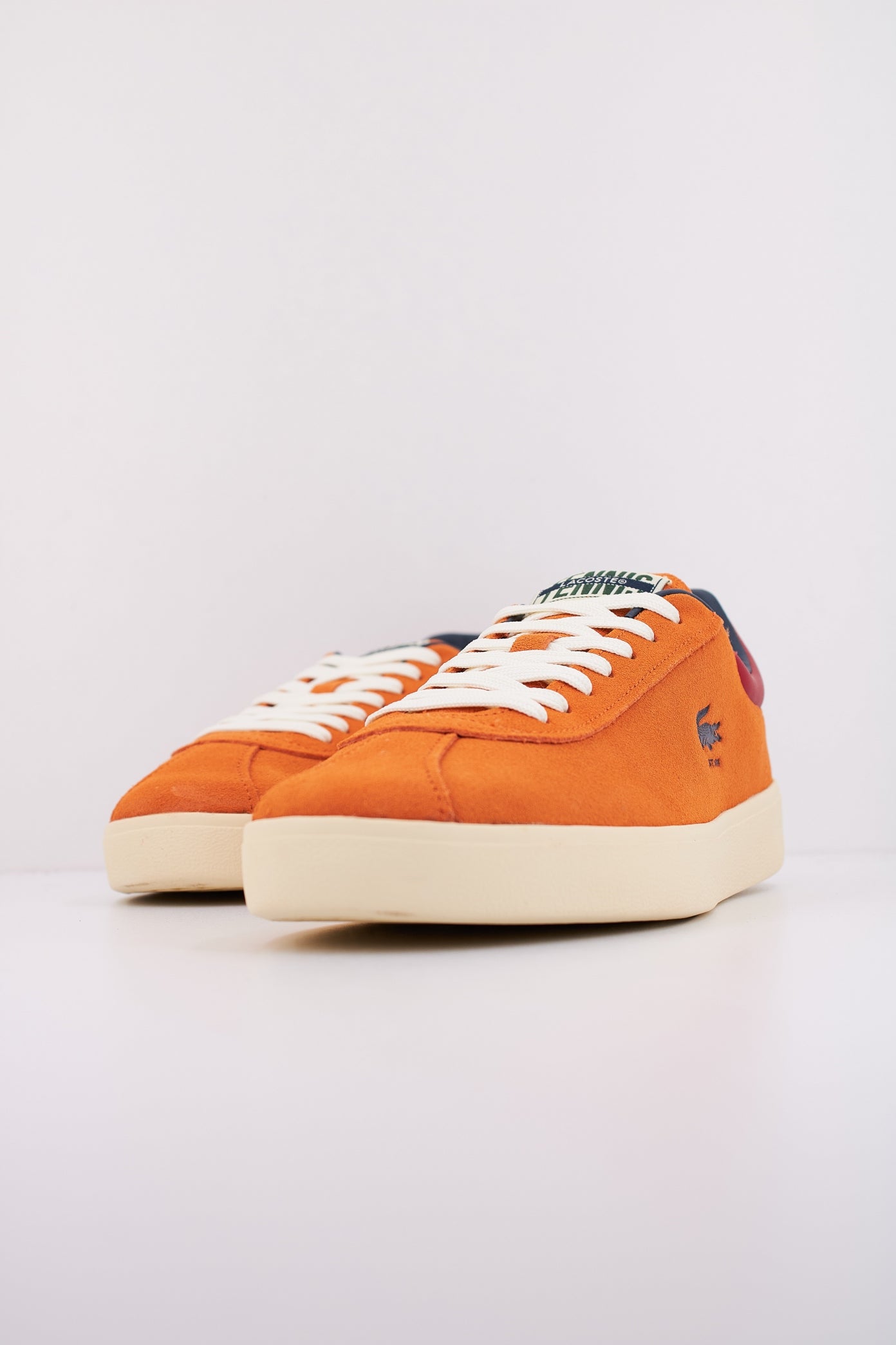 LACOSTE  BASESHOT  en color NARANJA  (2)