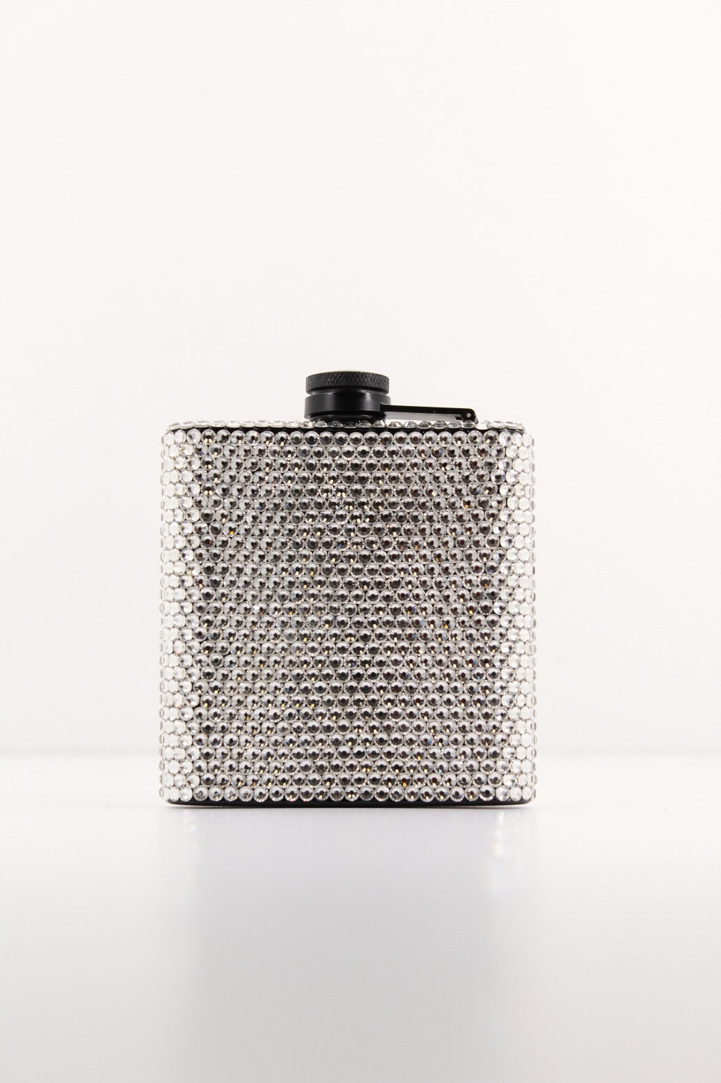 KURT GEIGER LONDON CRYSTAL FLASK en color PLATA  (1)