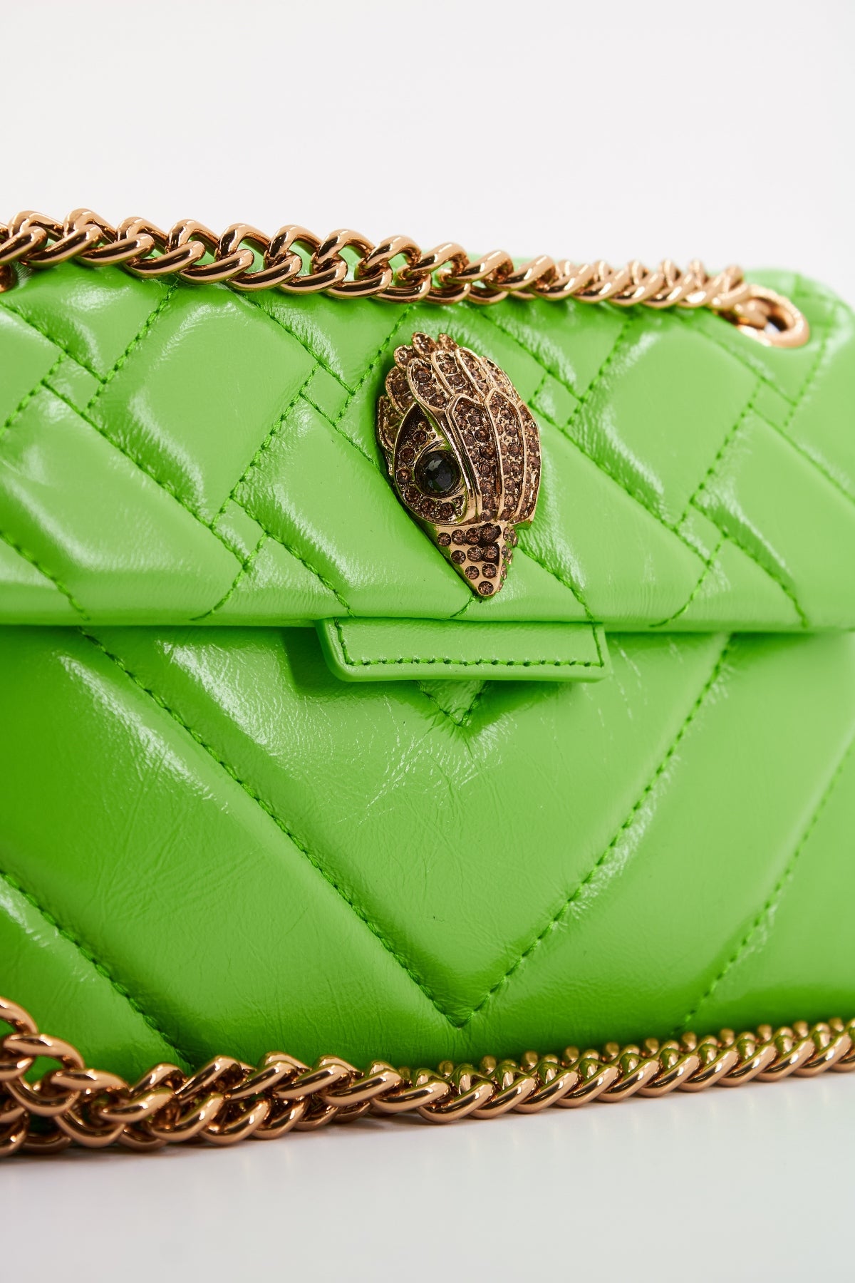 KURT GEIGER LONDON  LEATHER MINI KENSINGTON en color VERDE  (4)