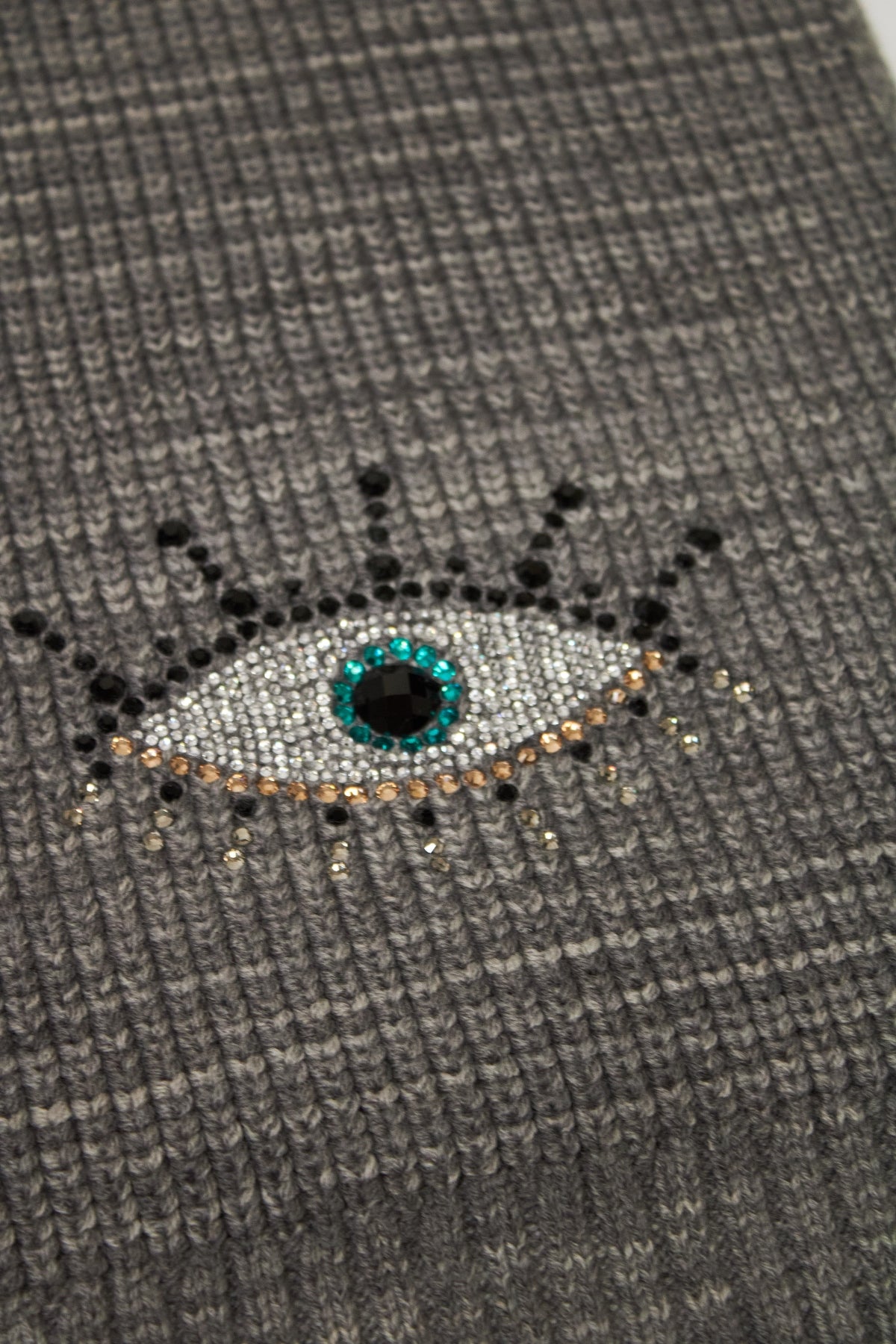 KURT GEIGER LONDON EVIL EYE SCARF en color GRIS  (4)