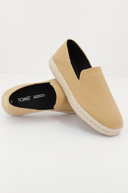 TOMS SANTIAGO en color MARRON CLARO  (1)