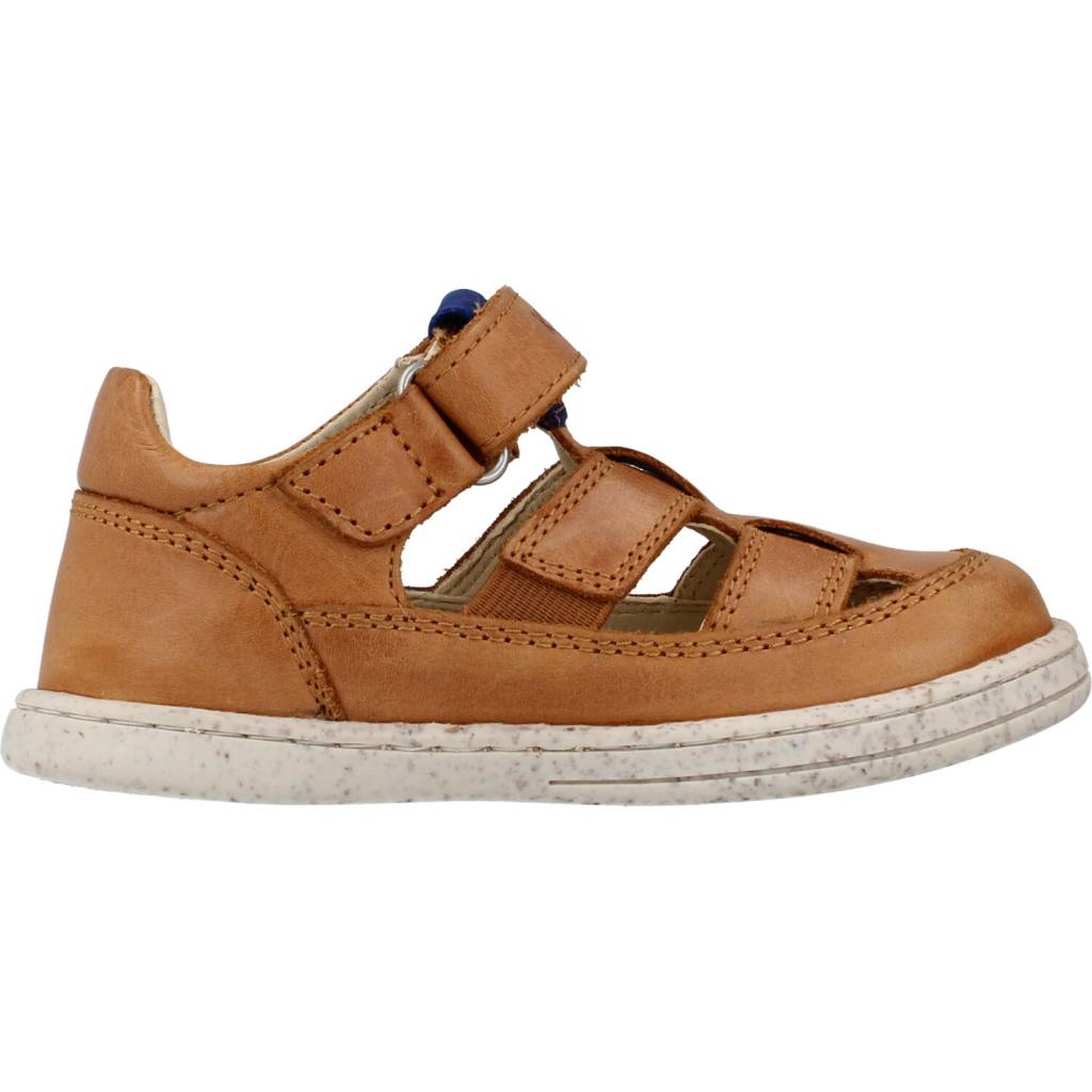 KICKERS TRACTUS en color MARRON  (4)