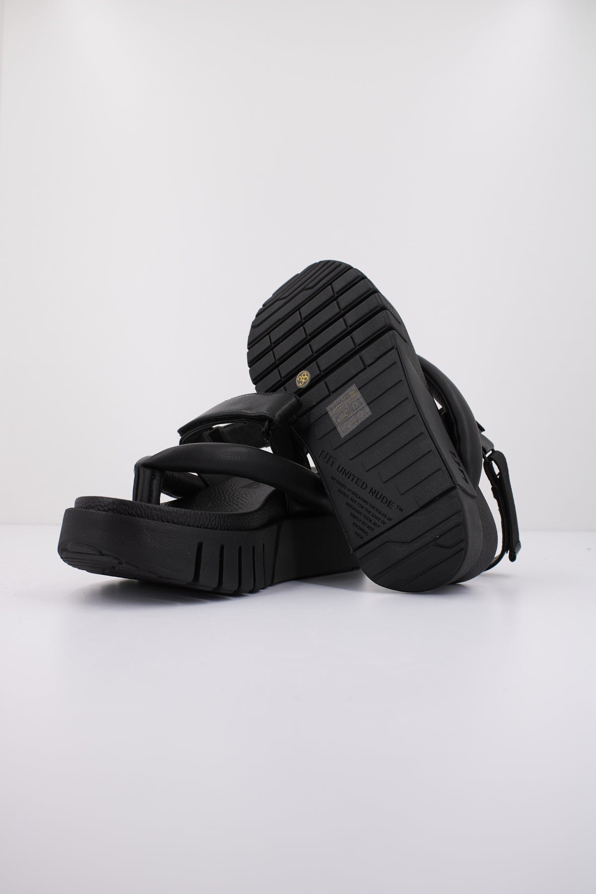 UNITED NUDE DELTA TONG en color NEGRO  (4)