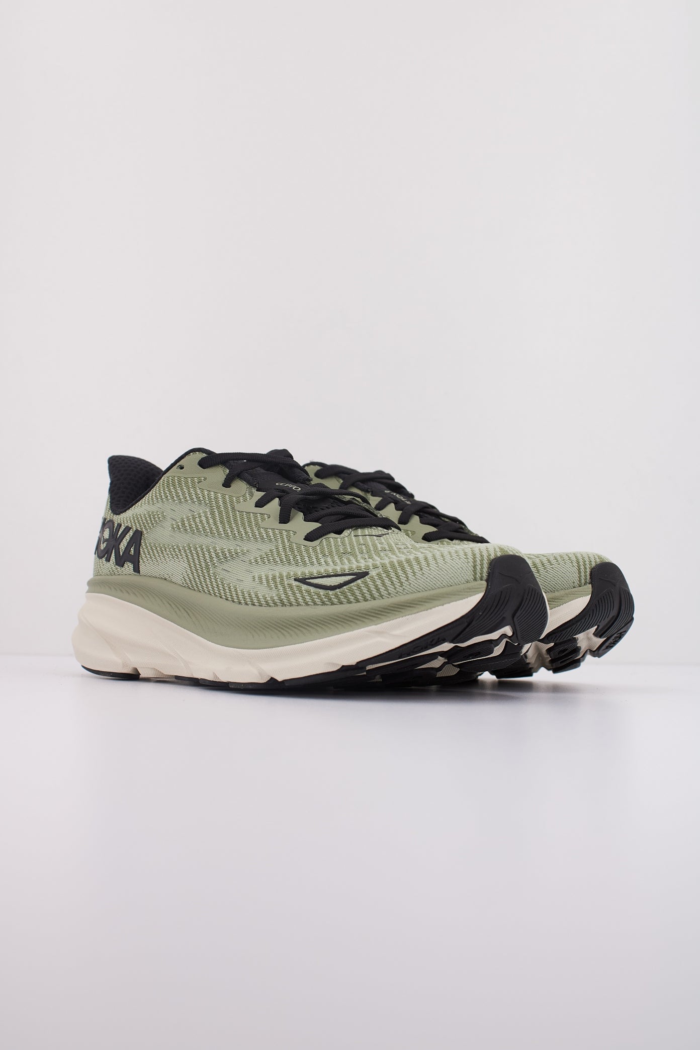 HOKA CLIFTON  en color VERDE  (2)