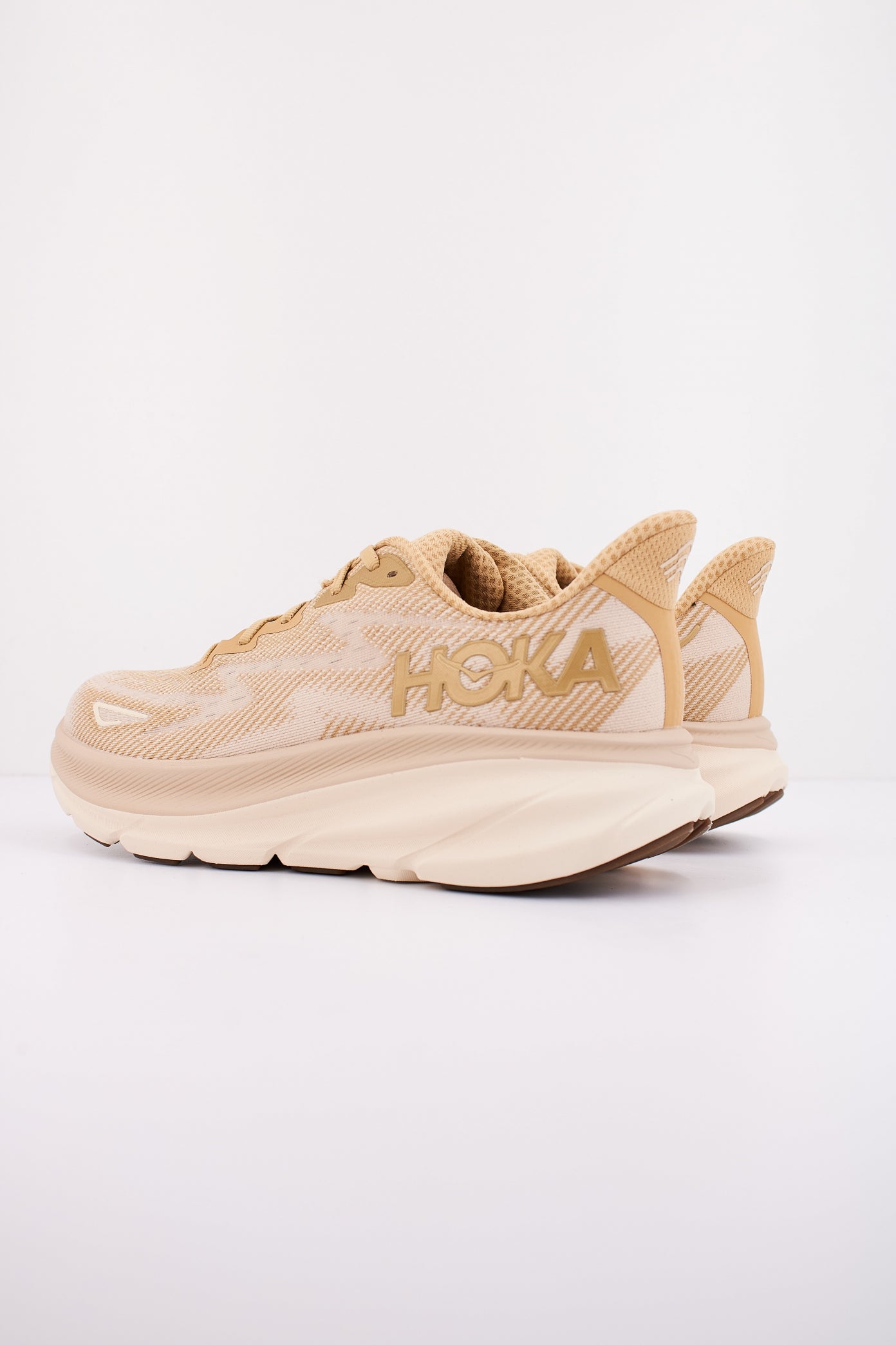 HOKA M CLIFTON  en color MARRON  (3)