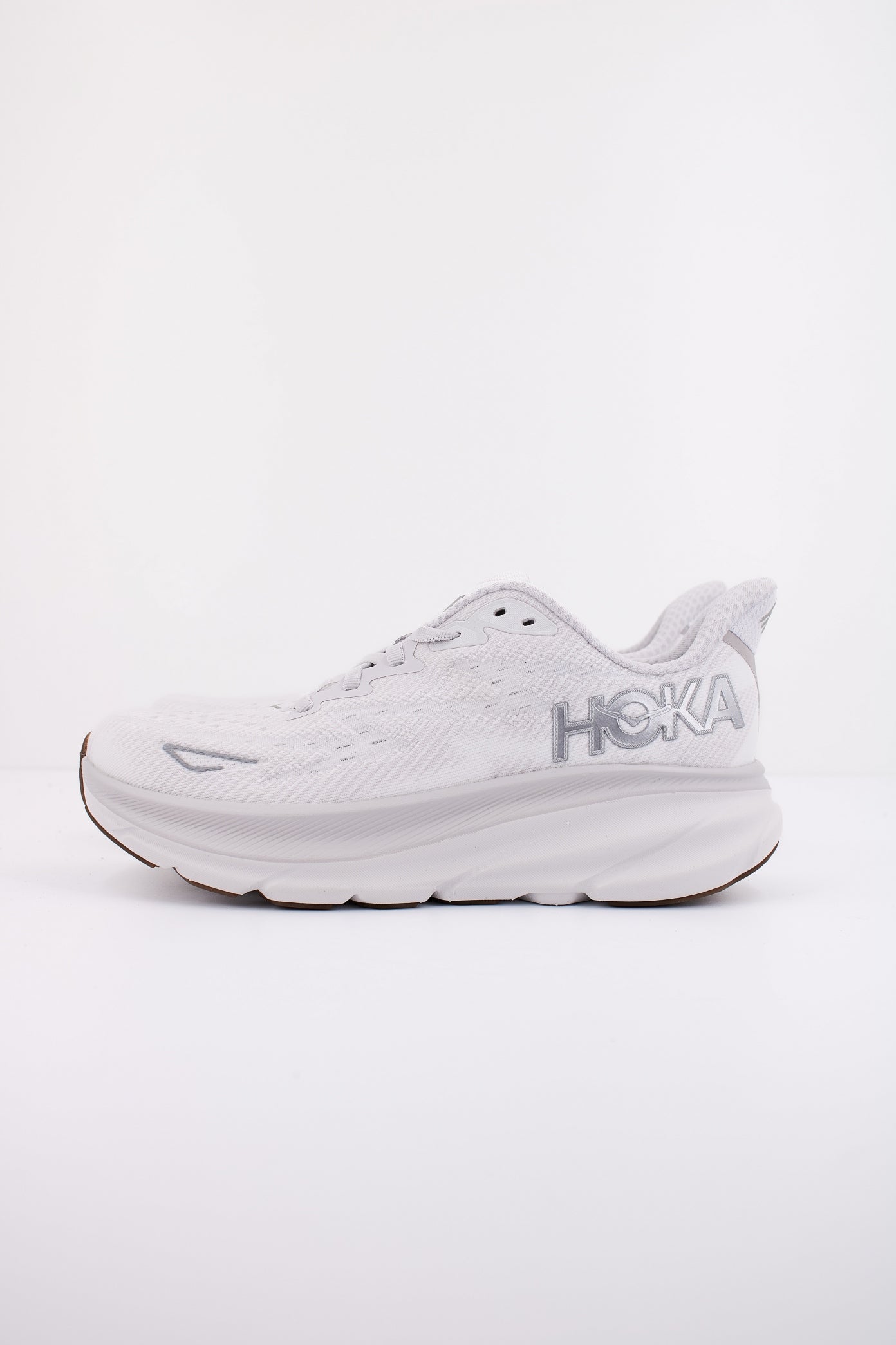 HOKA CLIFTON  en color GRIS  (1)