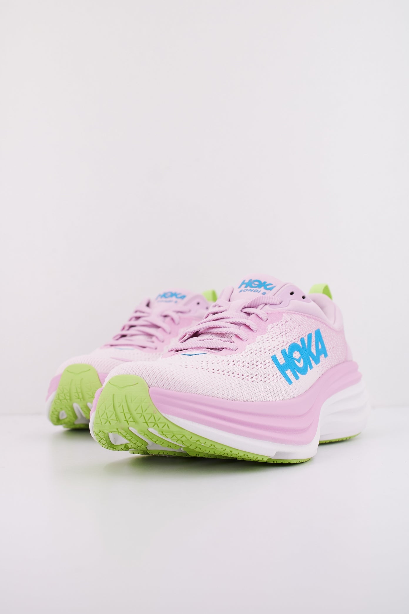 HOKA BONDI  en color ROSA  (2)