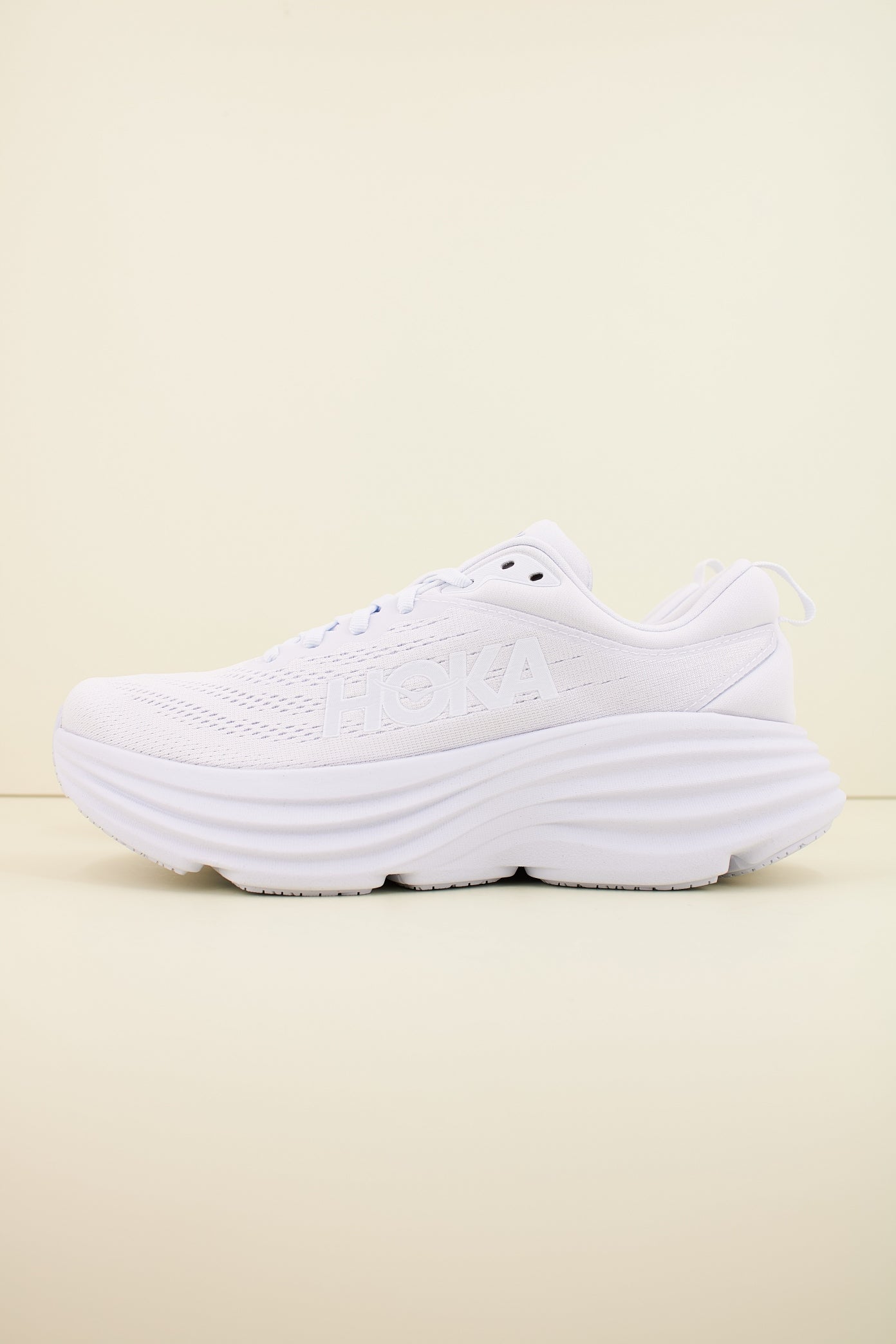 HOKA W BONDI  en color BLANCO  (1)