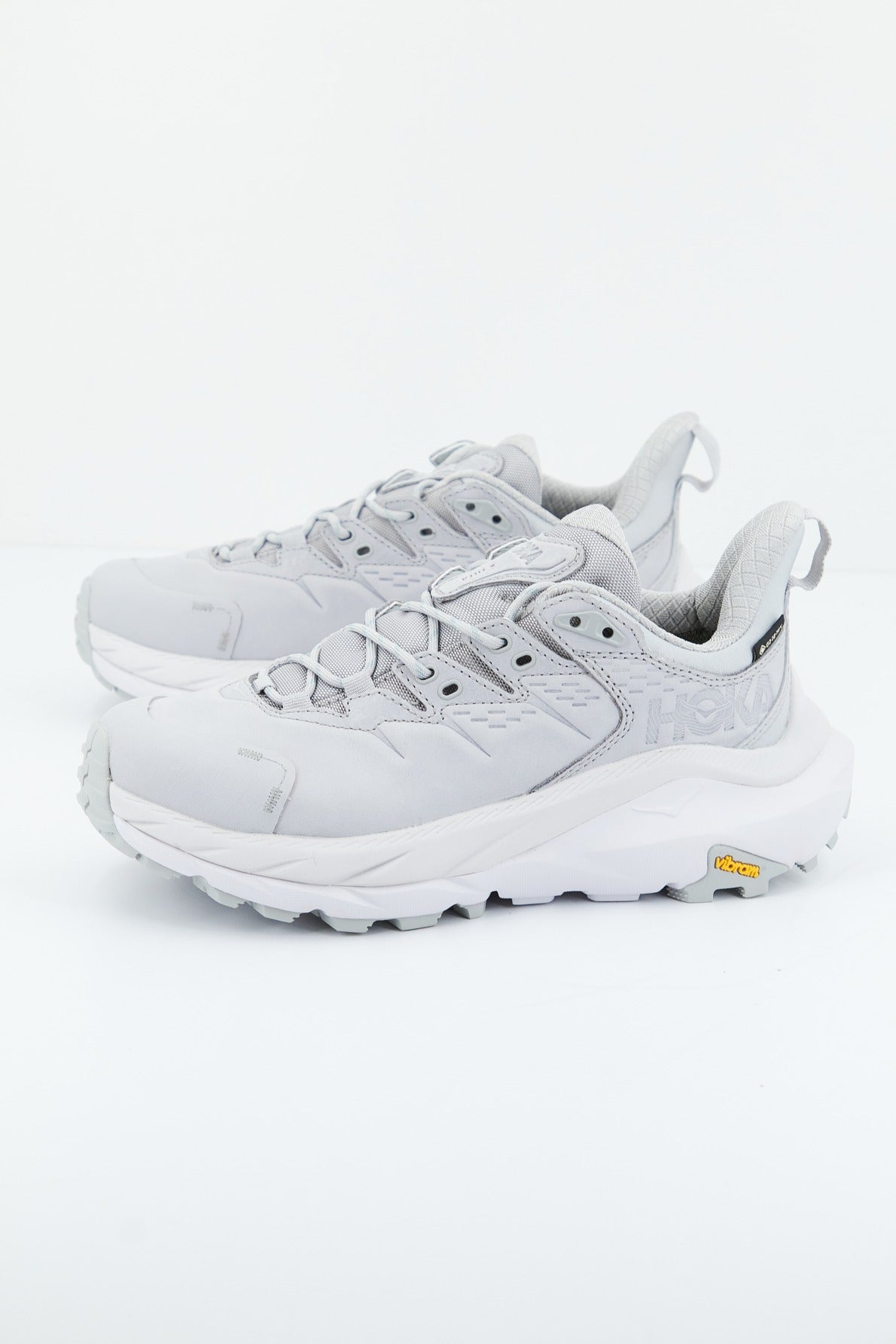 HOKA U KAHA  LOW GTX en color GRIS  (2)