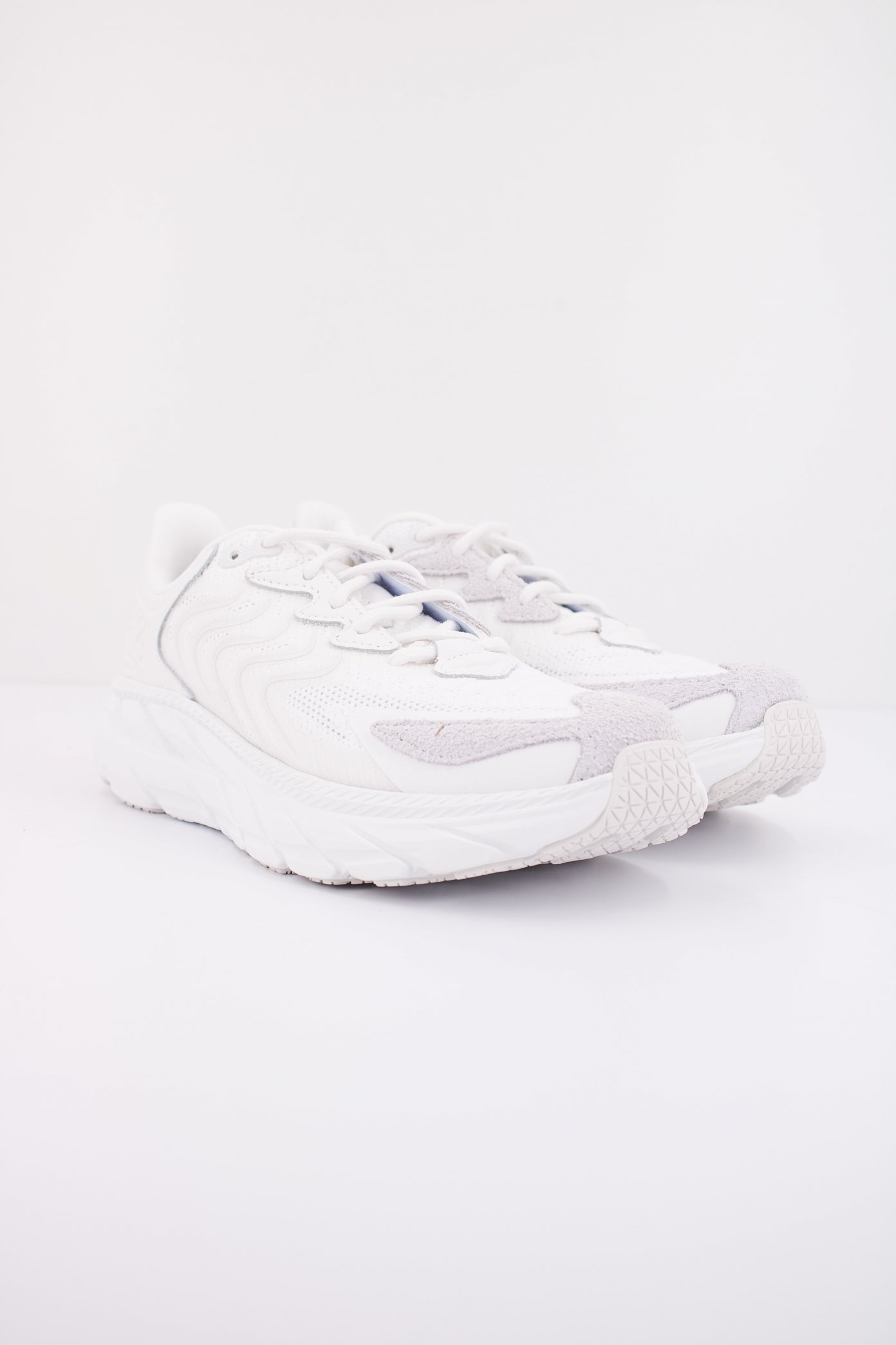 HOKA U CLIFTON LS en color BLANCO  (2)