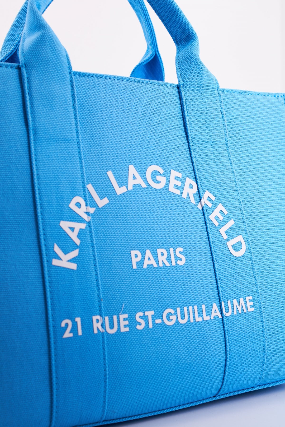 KARL LAGERFELD RSG SQUARE MEDIUM TOTE en color AZUL  (4)