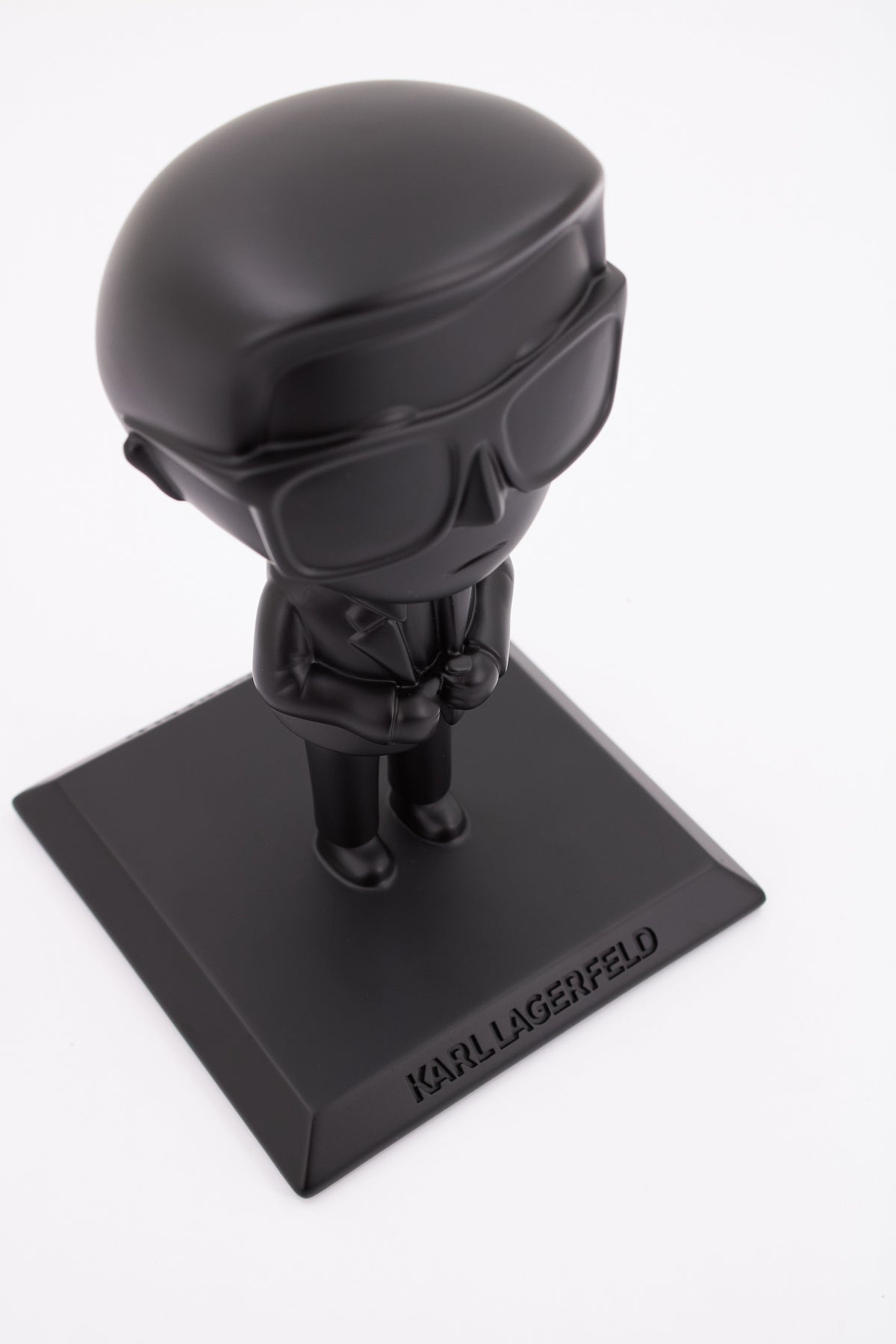 KARL LAGERFELD K/IKONIK . KARL STATUE en color NEGRO  (4)