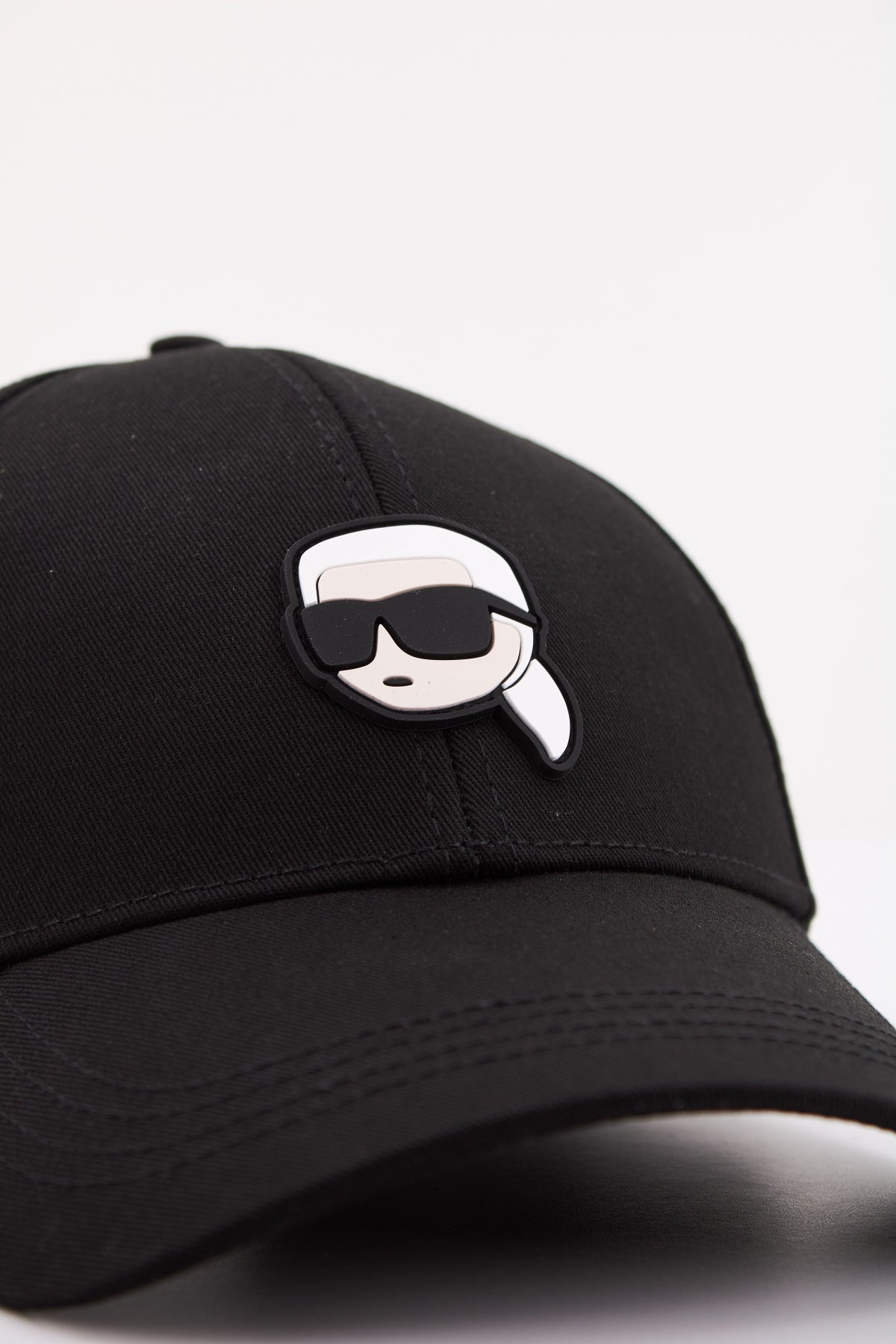 KARL LAGERFELD K/IKONIK . CAP en color NEGRO  (4)