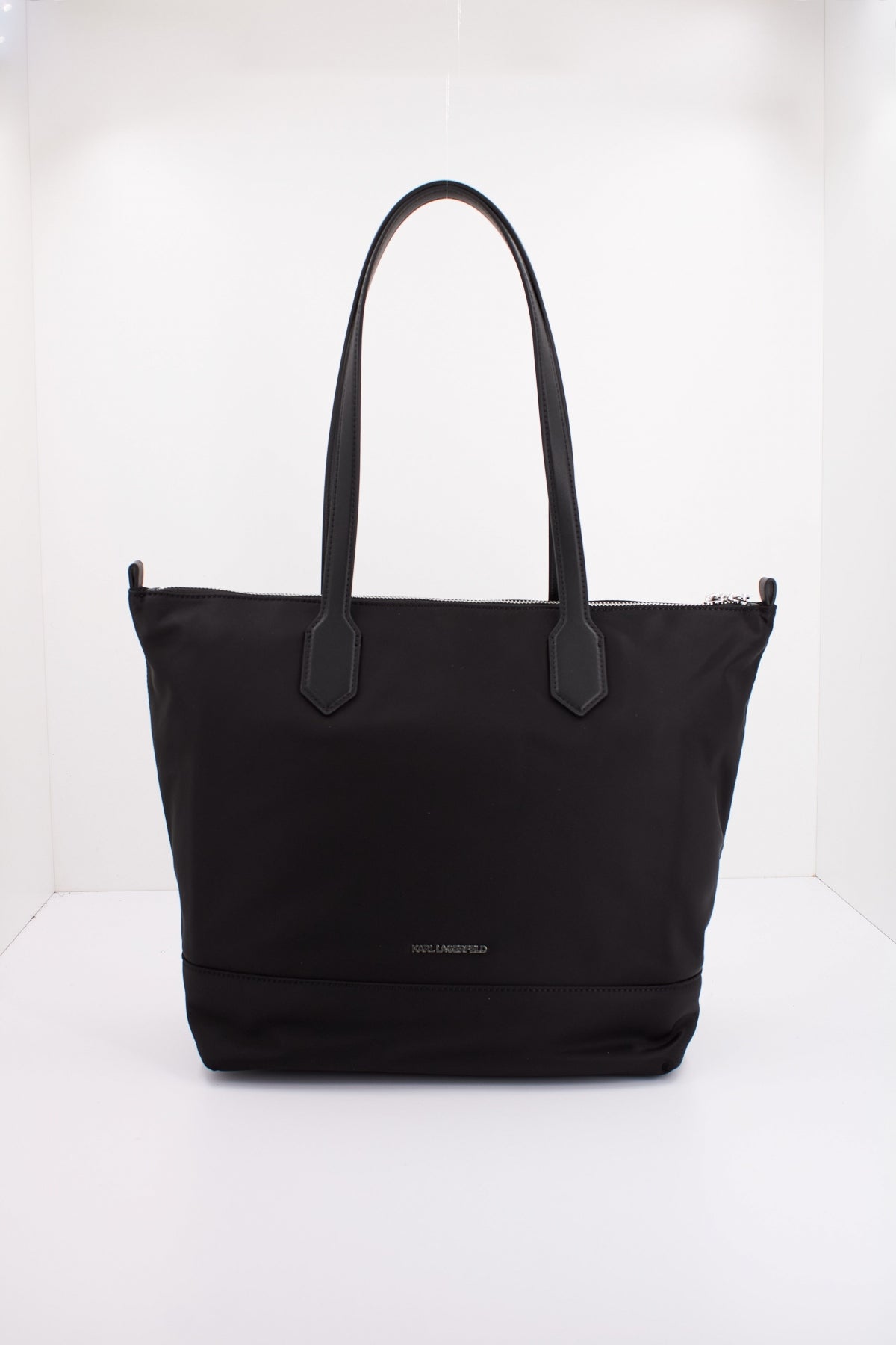 KARL LAGERFELD  K/SIGNATURE NYLON MD TOTE en color NEGRO  (3)