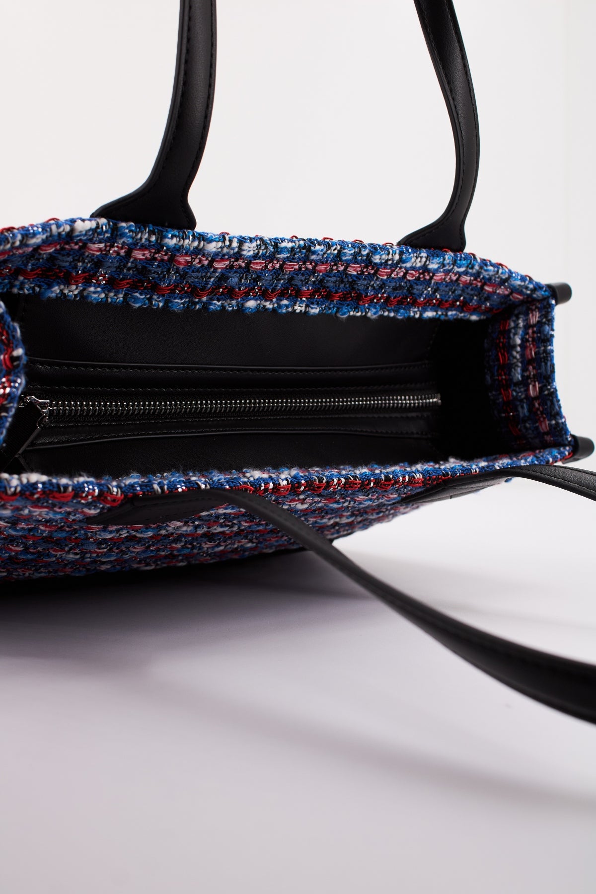 KARL LAGERFELD K/SKUARE SP MD TOTE BOUCLE en color AZUL  (4)