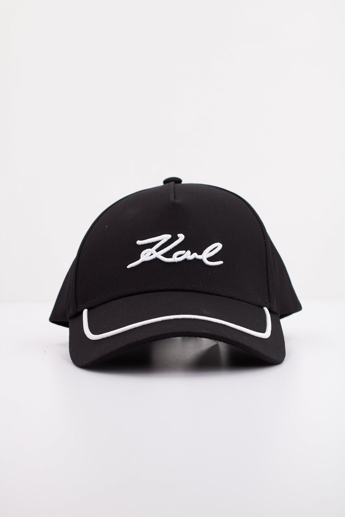 KARL LAGERFELD K/SIGNATURE PIPING CAP en color NEGRO  (1)