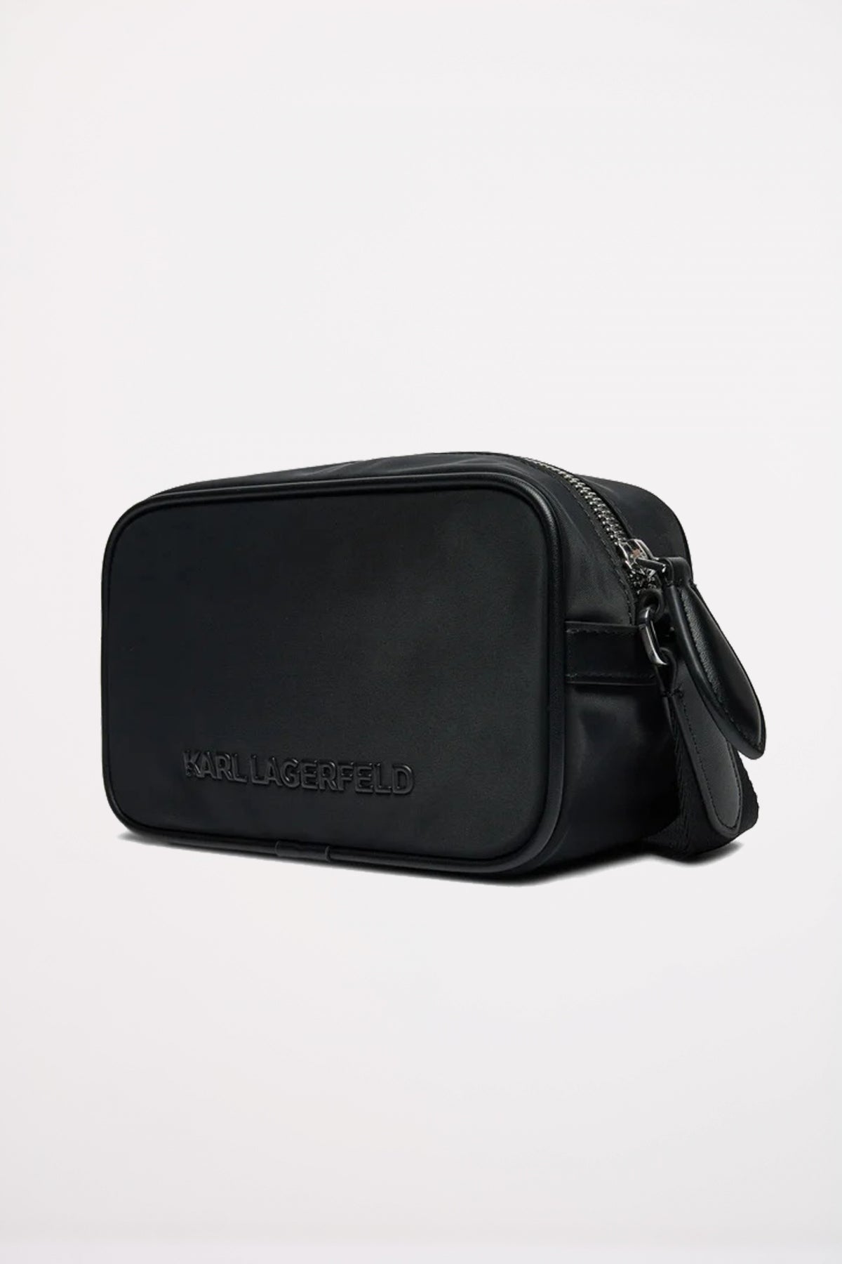 KARL LAGERFELD IKON NYLON CAMERA BAG en color NEGRO  (2)