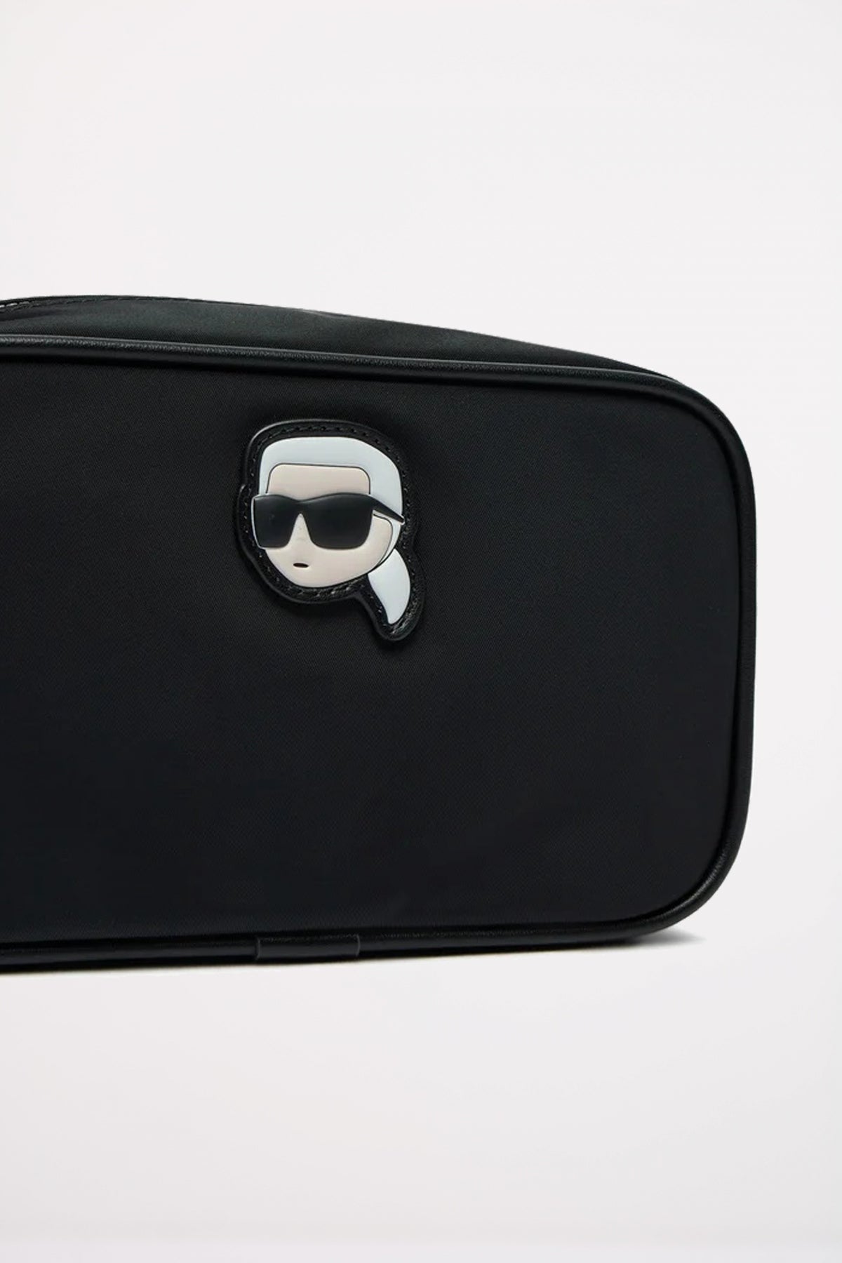 KARL LAGERFELD IKON NYLON CAMERA BAG en color NEGRO  (3)