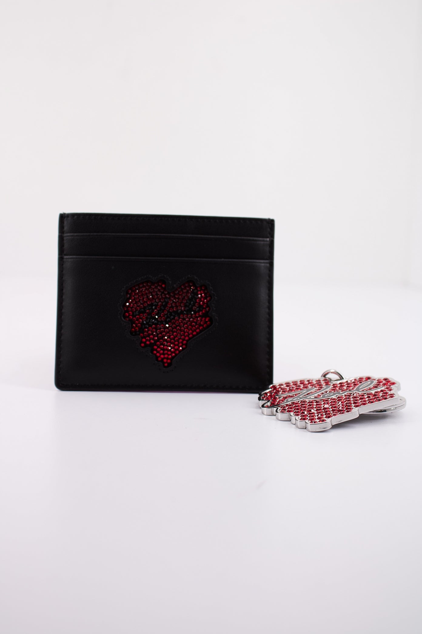 KARL LAGERFELD HEARTS CH+KEYCHAIN GP en color NEGRO  (1)