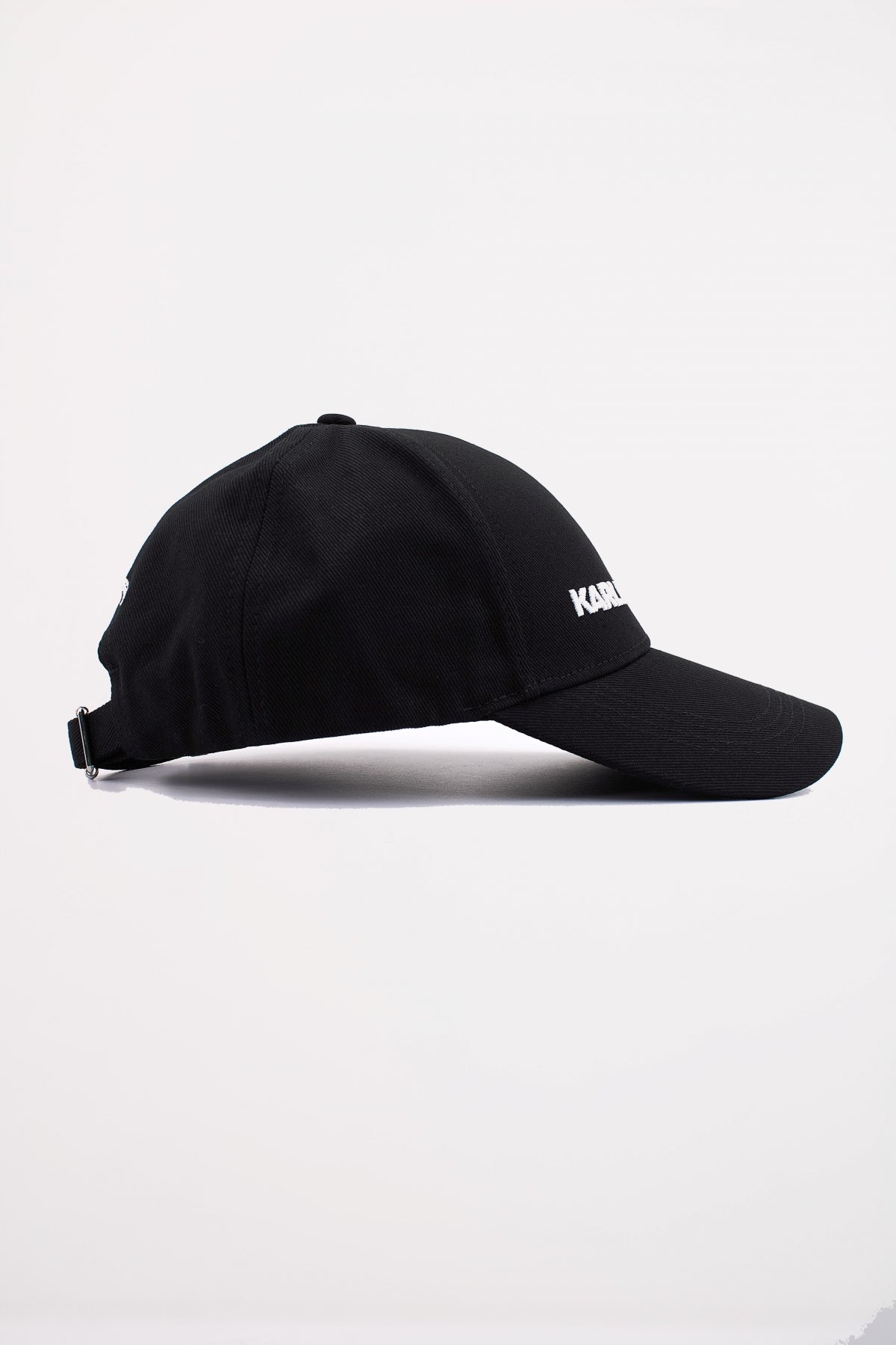 KARL LAGERFELD ESSENTIAL CAP en color NEGRO  (2)