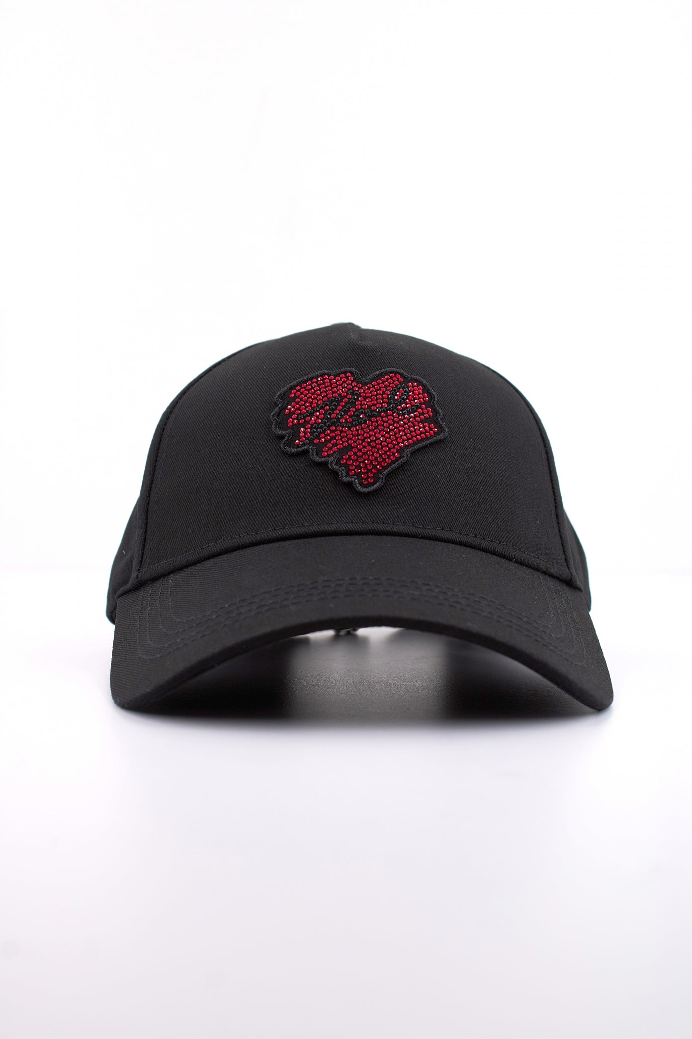 KARL LAGERFELD HEARTS CAP en color NEGRO  (1)