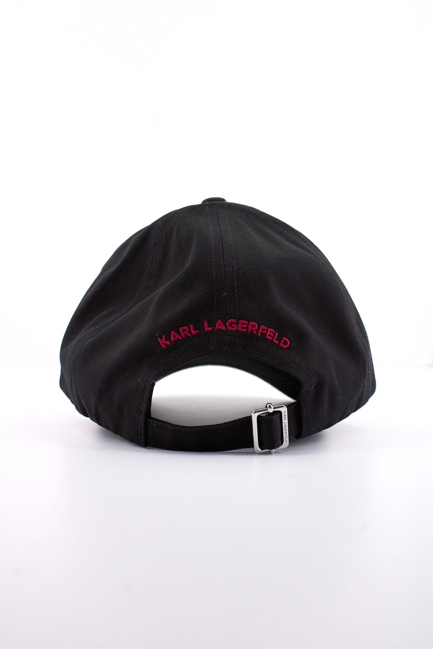 KARL LAGERFELD HEARTS CAP en color NEGRO  (3)