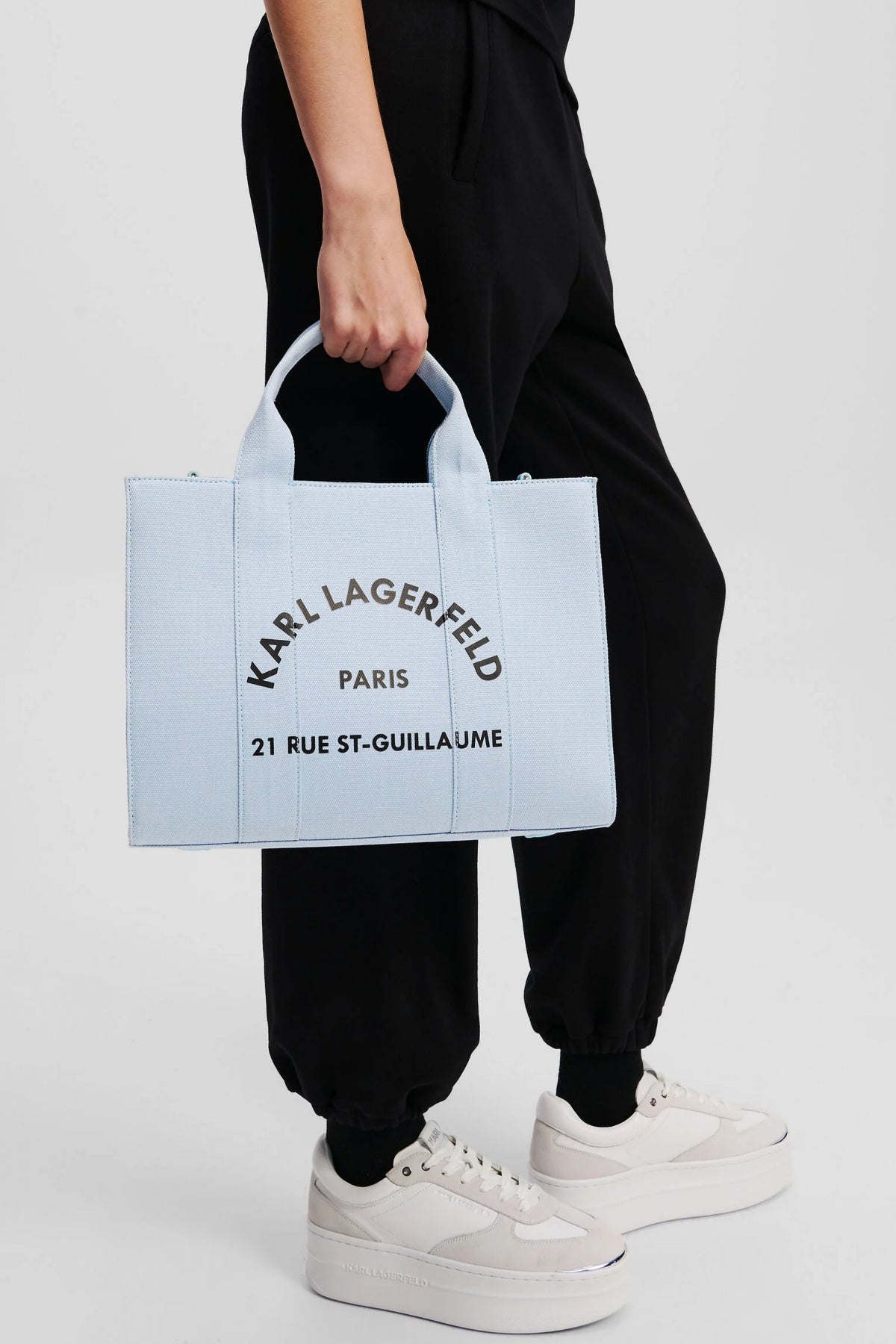 KARL LAGERFELD  RSG SQUARE MEDIUM TOTE en color AZUL  (4)