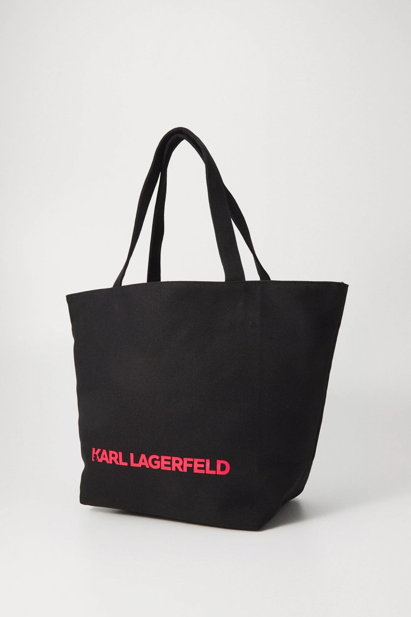 KARL LAGERFELD HEARTS REVERSIBLE SHOPPER en color NEGRO  (2)