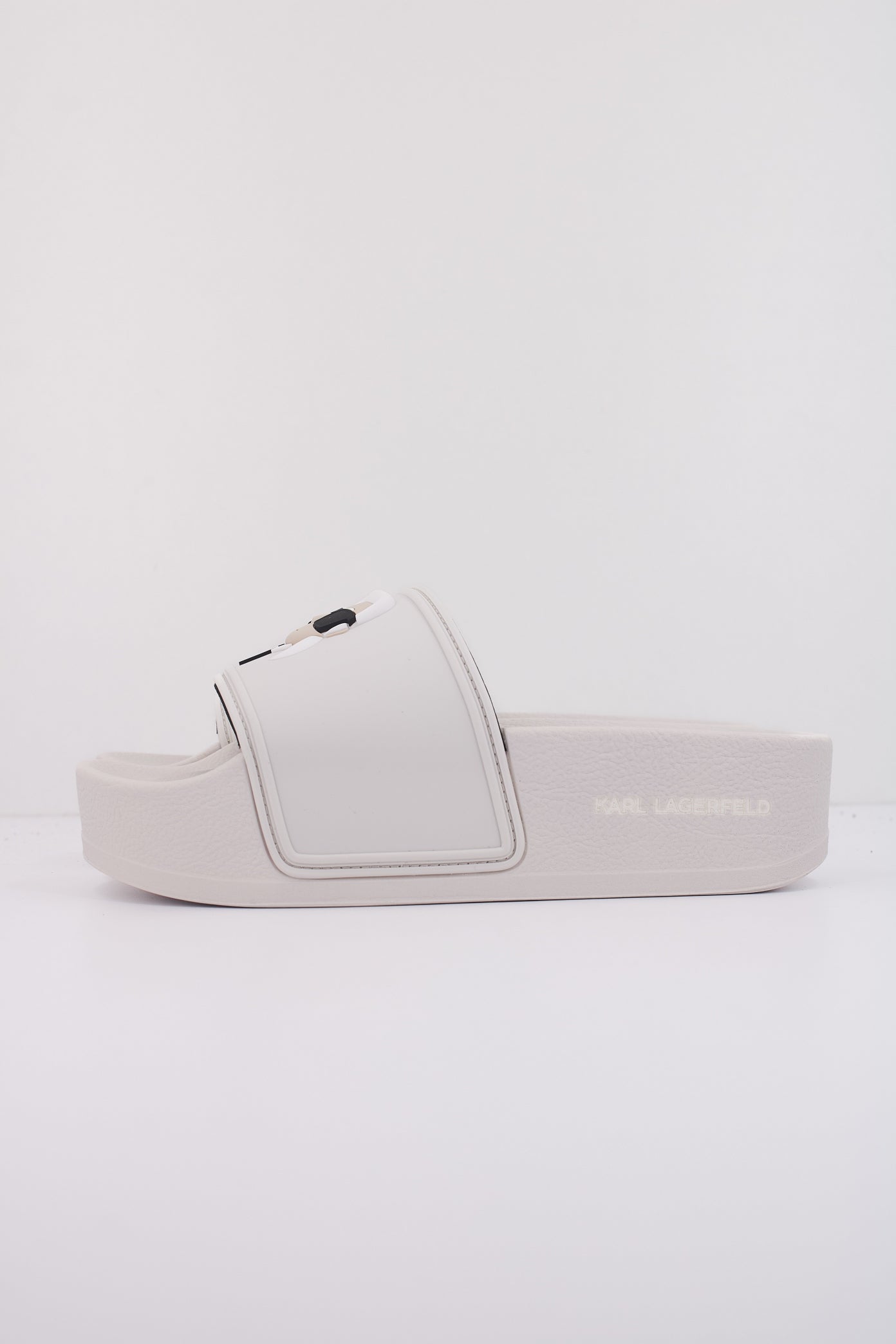 KARL LAGERFELD KONDO MAXI KARL NFT SLIDE en color BLANCO  (1)