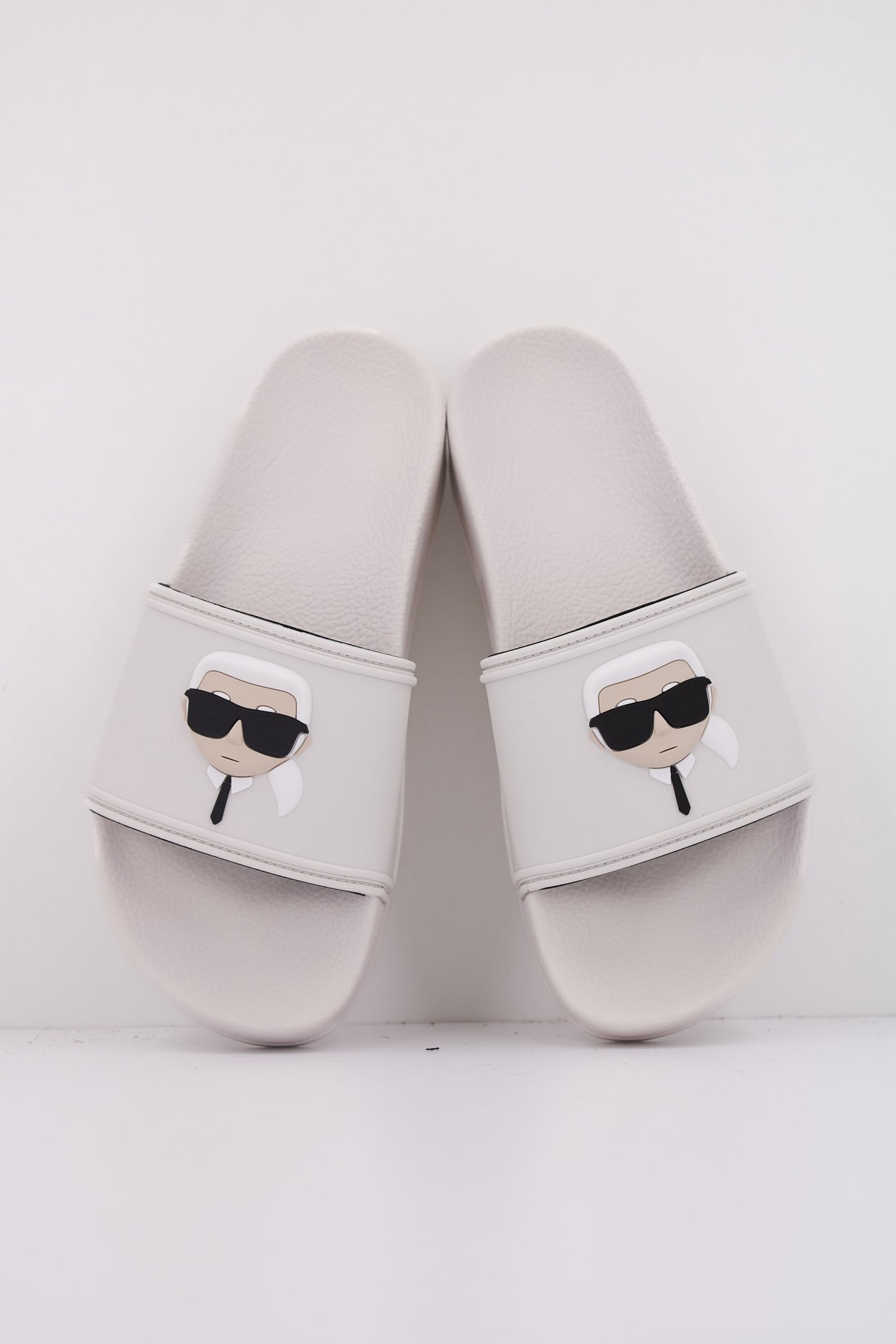 KARL LAGERFELD KONDO MAXI KARL NFT SLIDE en color BLANCO  (3)