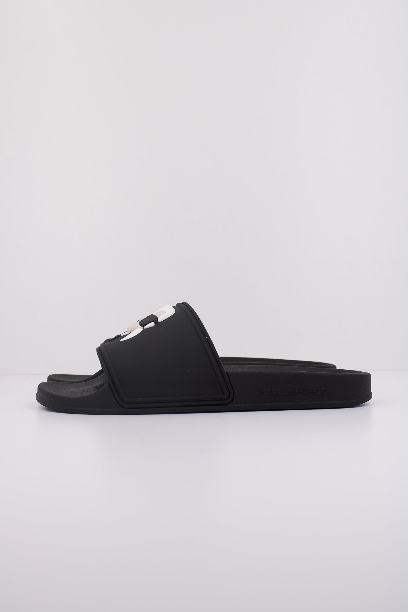 KARL LAGERFELD KONDO KARL NFT SLIDE en color NEGRO  (1)