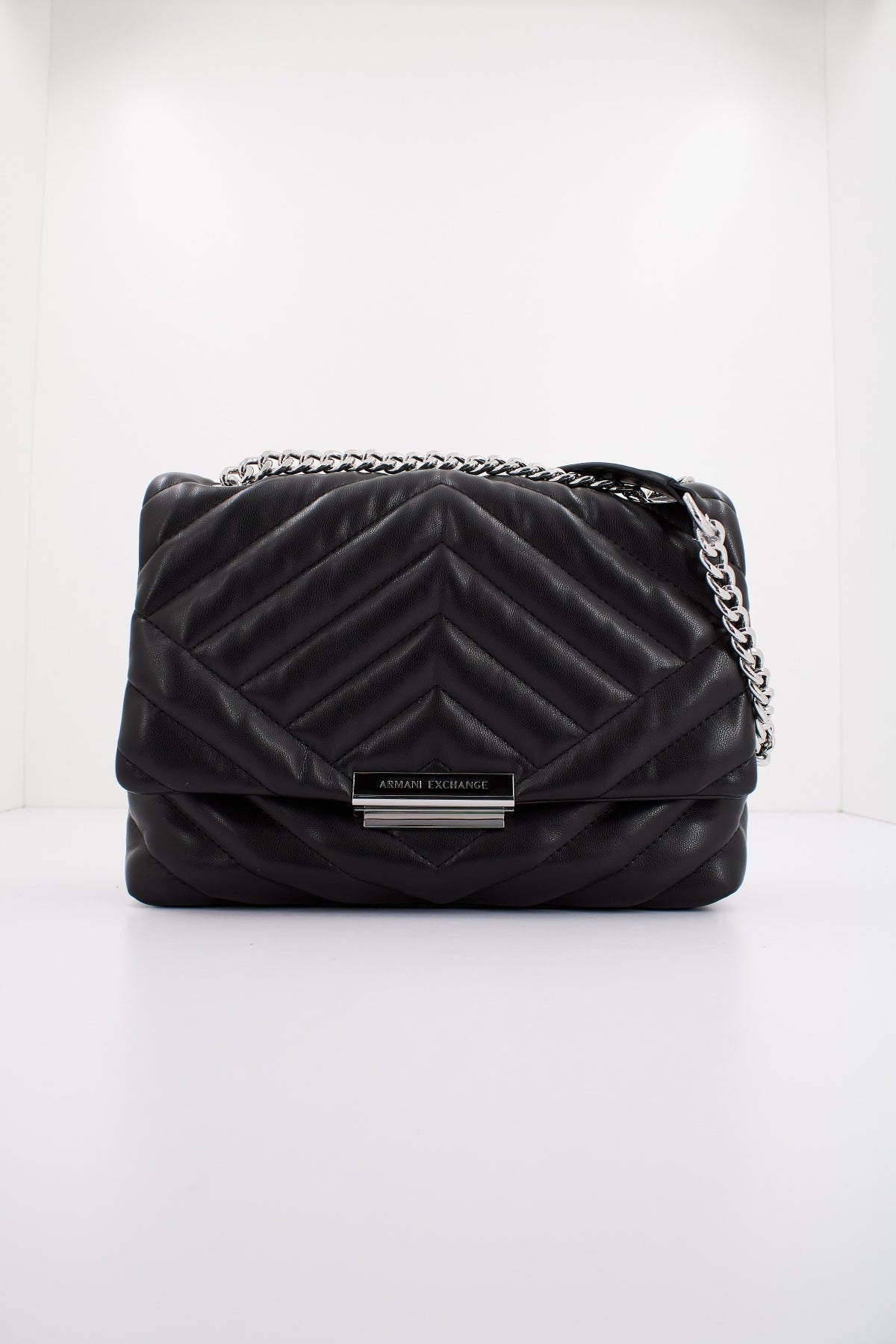 ARMANI EXCHANGE VICTORIA CROSSBODY en color NEGRO  (1)