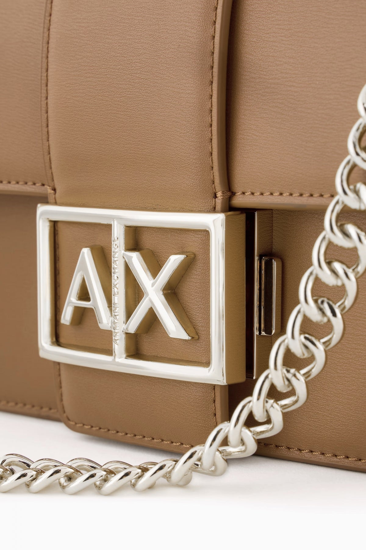 ARMANI EXCHANGE JODIE MESSENGER BAG en color MARRON CLARO  (4)