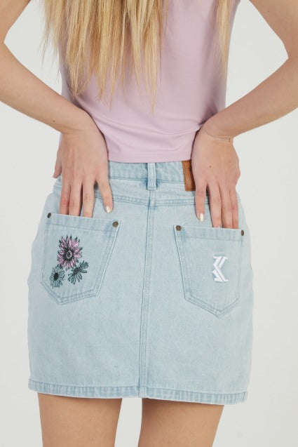 KARL KANI DENIM SKIRT en color AZUL  (3)