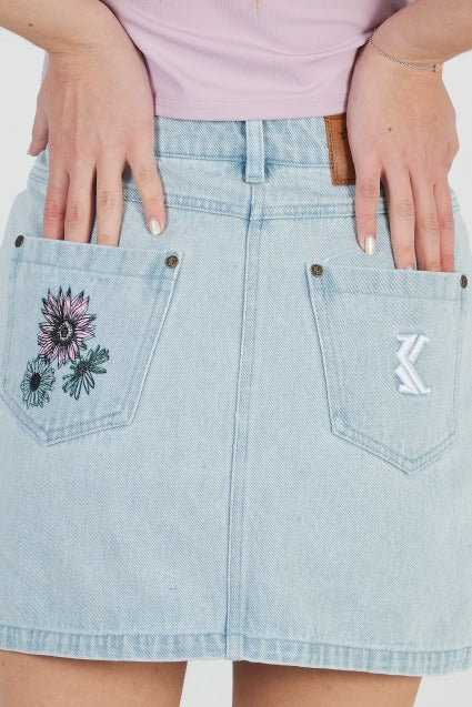 KARL KANI DENIM SKIRT en color AZUL  (4)