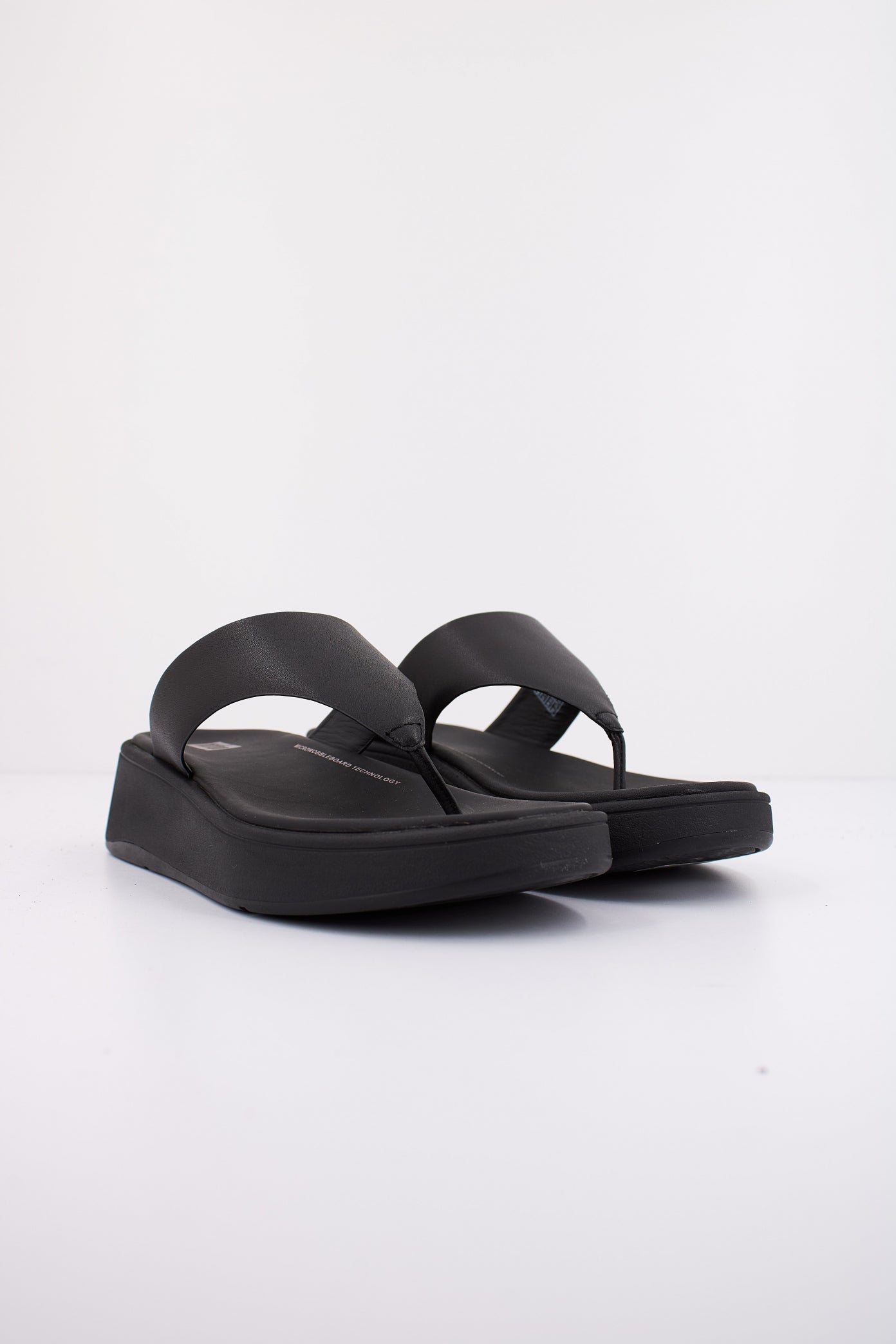 FITFLOP F MODE LEATHER FLATFORM T en color NEGRO  (2)