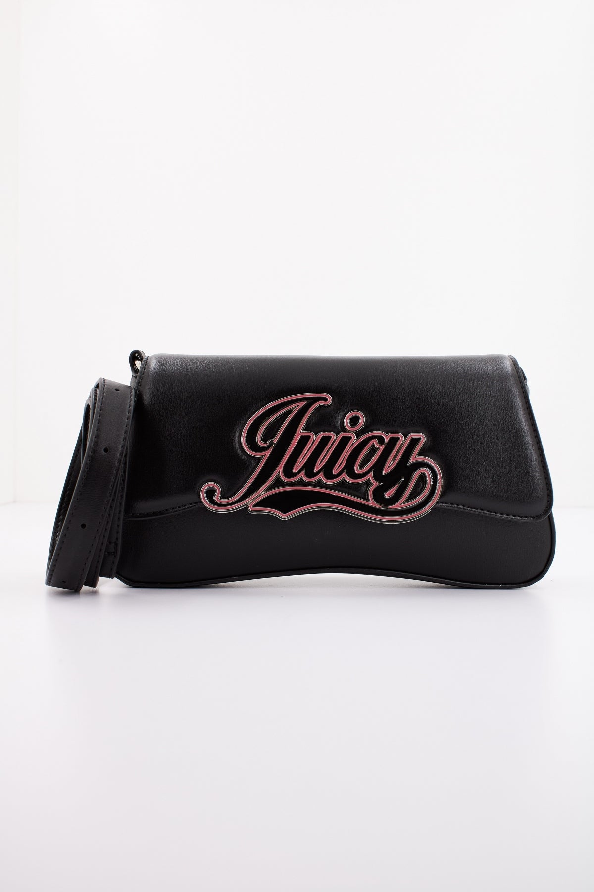 JUICY COUTURE RIHANNA FLAP BAG PU en color NEGRO  (2)