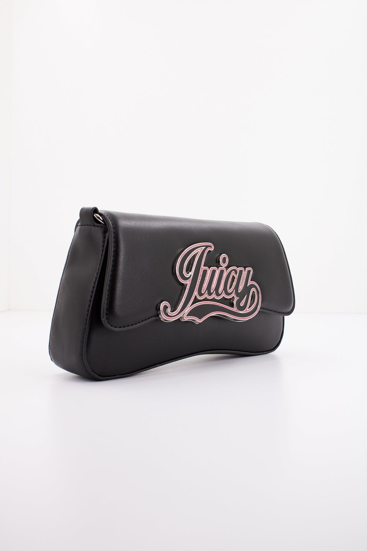 JUICY COUTURE RIHANNA FLAP BAG PU en color NEGRO  (1)