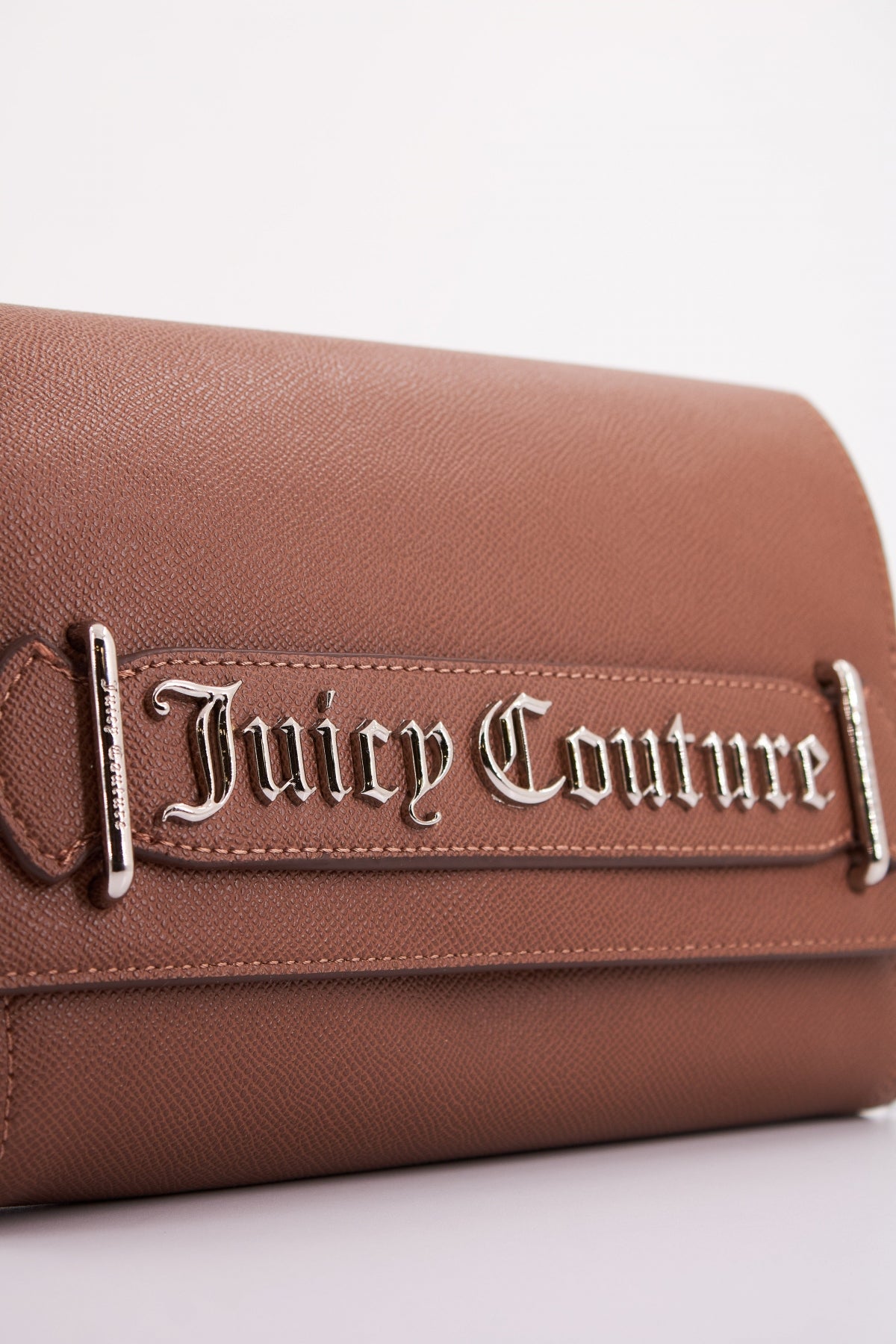 JUICY COUTURE JASMINE CLUTCH en color MARRON  (4)