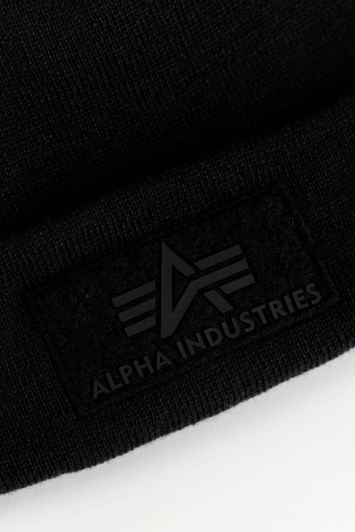 ALPHA INDUSTRIES VLC BEANIE en color NEGRO  (3)